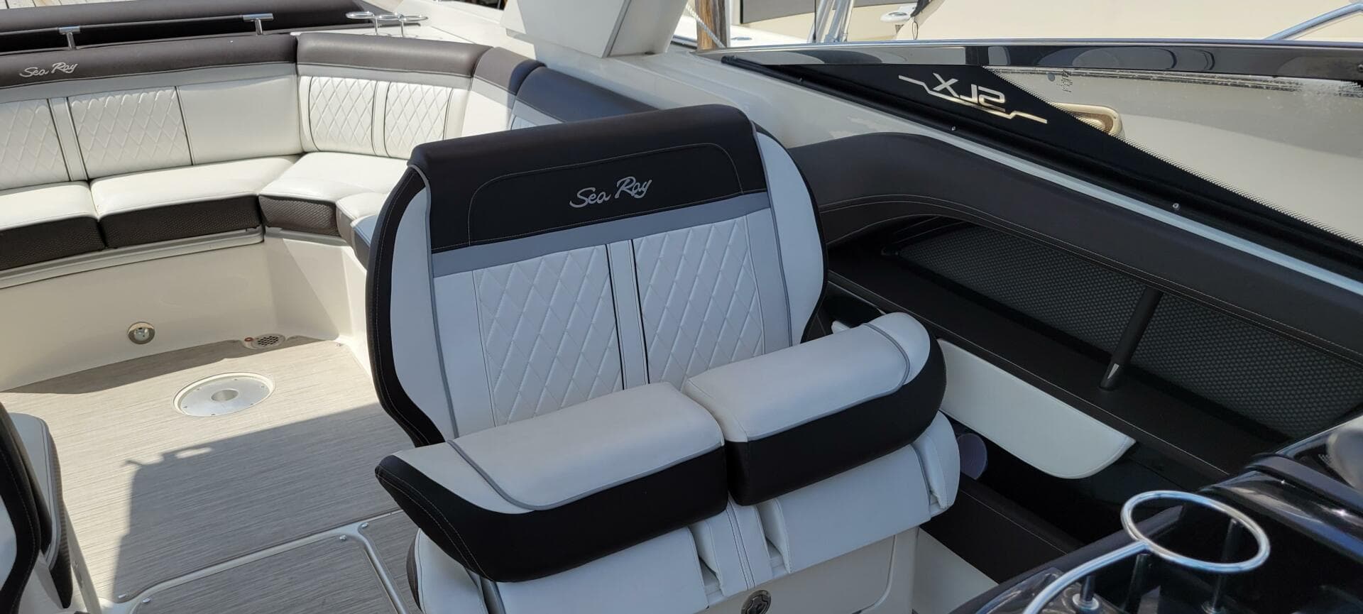 2017 Sea Ray 310 Slx — photo 4