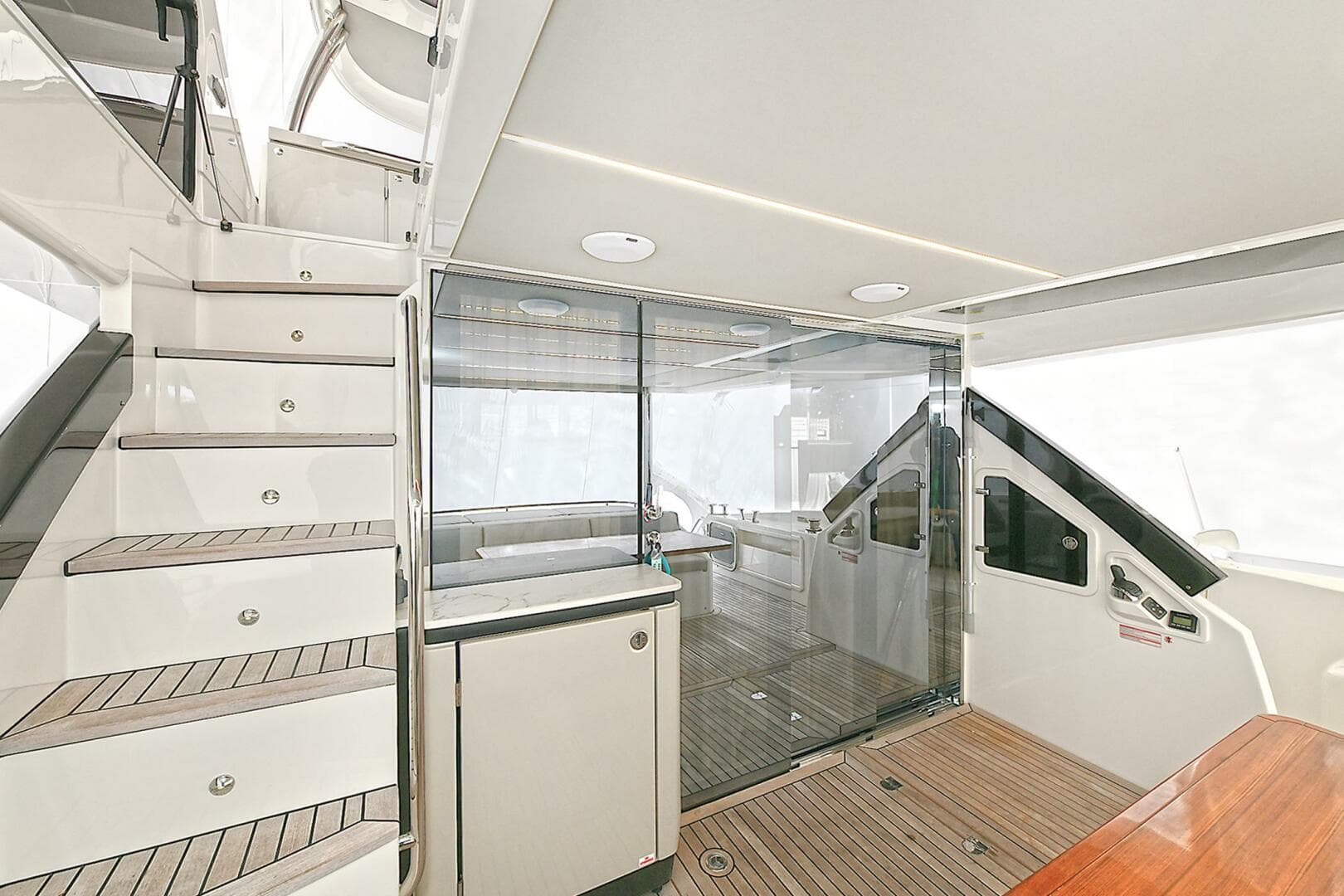 2022 Absolute 62 Fly — photo 16