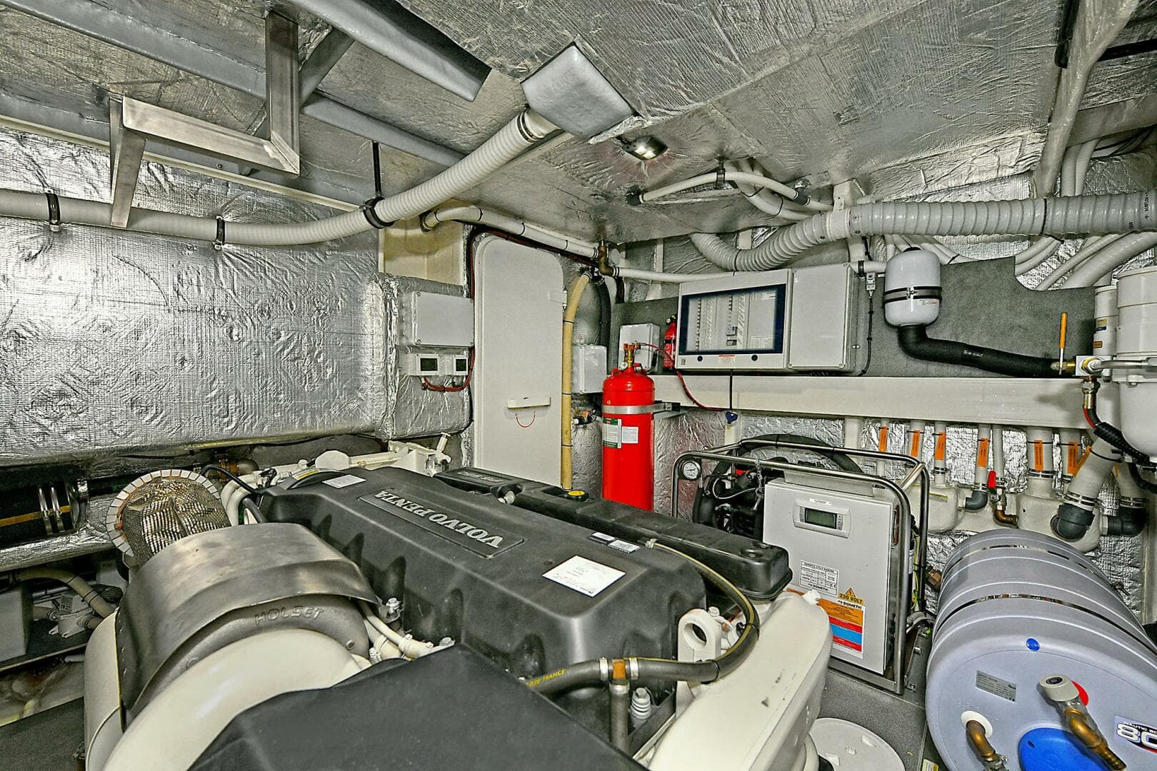 2022 Absolute 62 Fly — photo 59