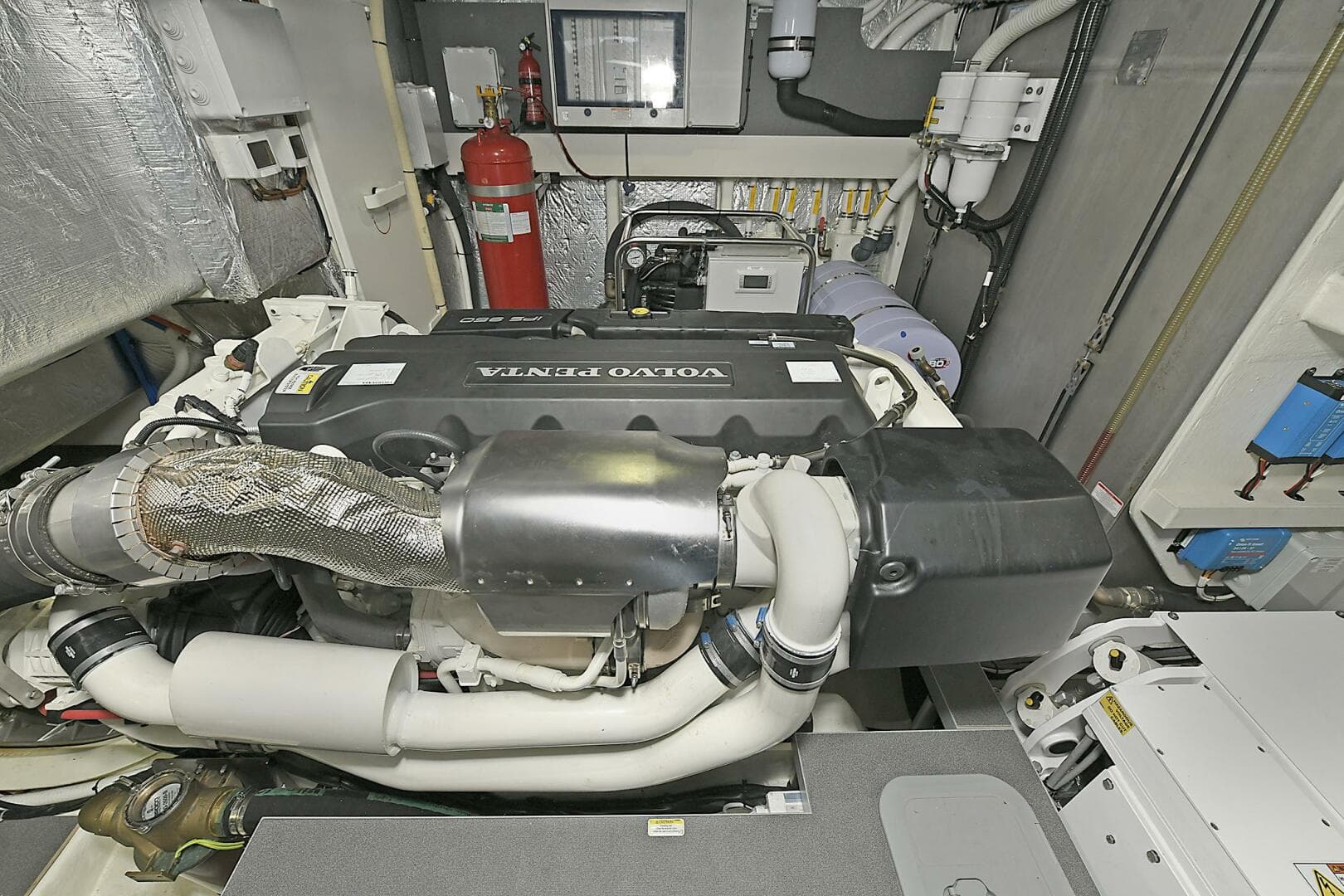 2022 Absolute 62 Fly — photo 60