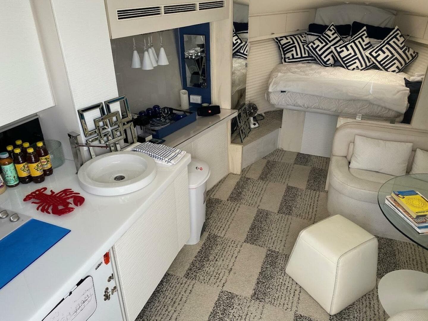 1993 Silverton 38 Express — photo 6