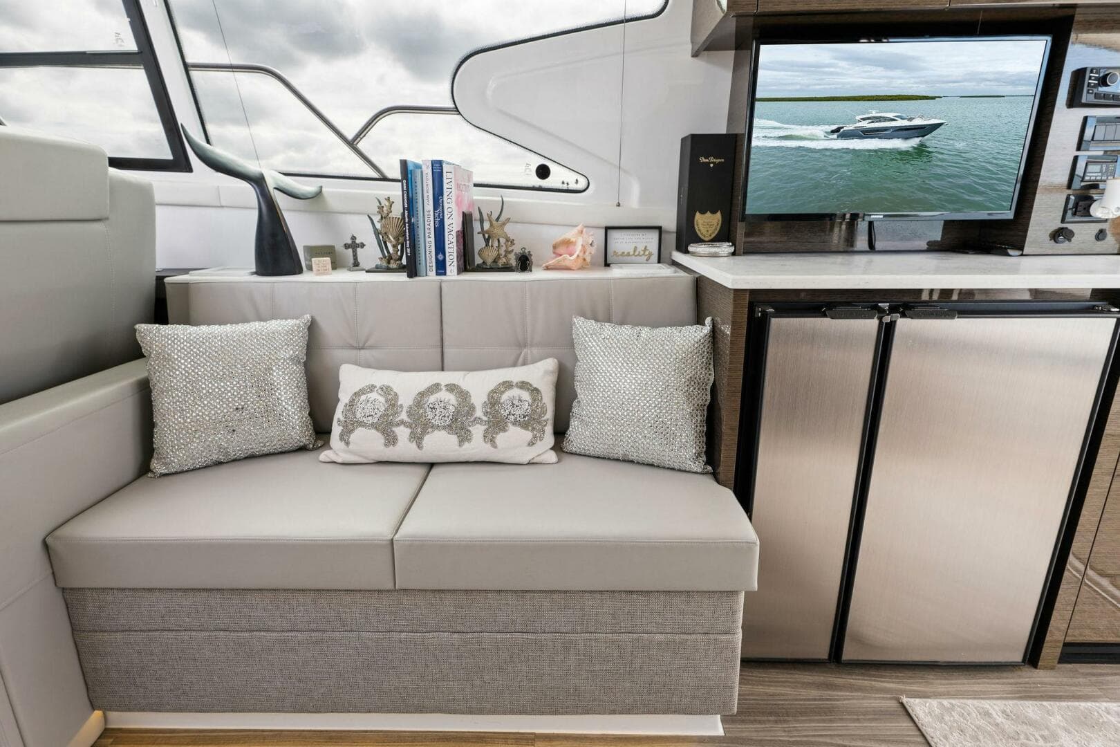 2020 Cruisers Yachts 46 Cantius — photo 24