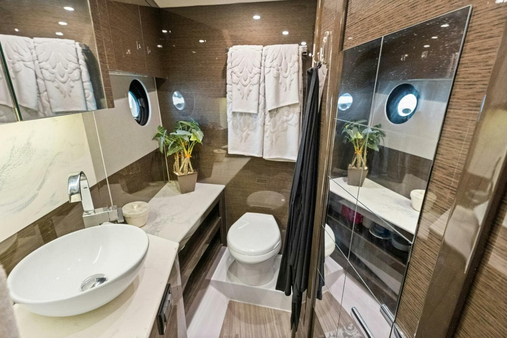 2020 Cruisers Yachts 46 Cantius — photo 37