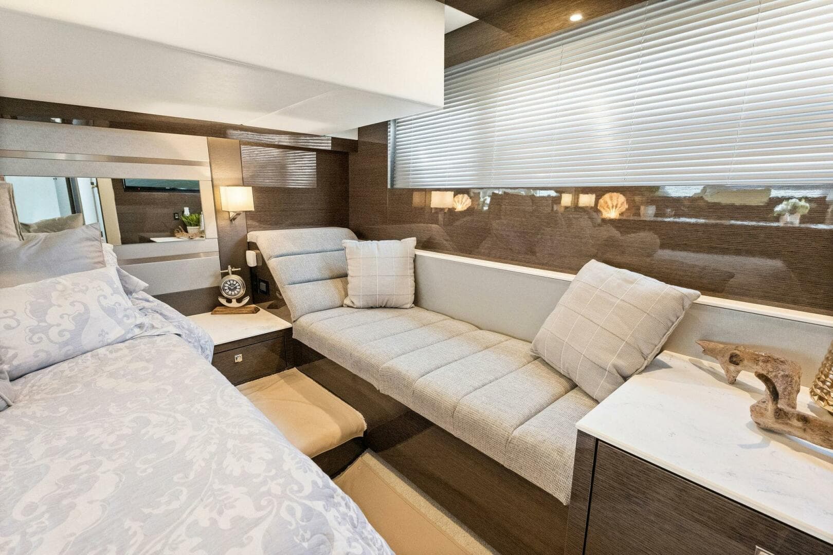 2020 Cruisers Yachts 46 Cantius — photo 33