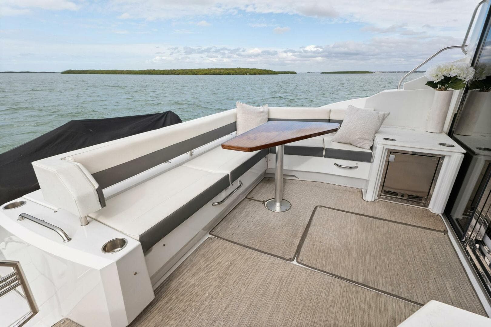 2020 Cruisers Yachts 46 Cantius — photo 10