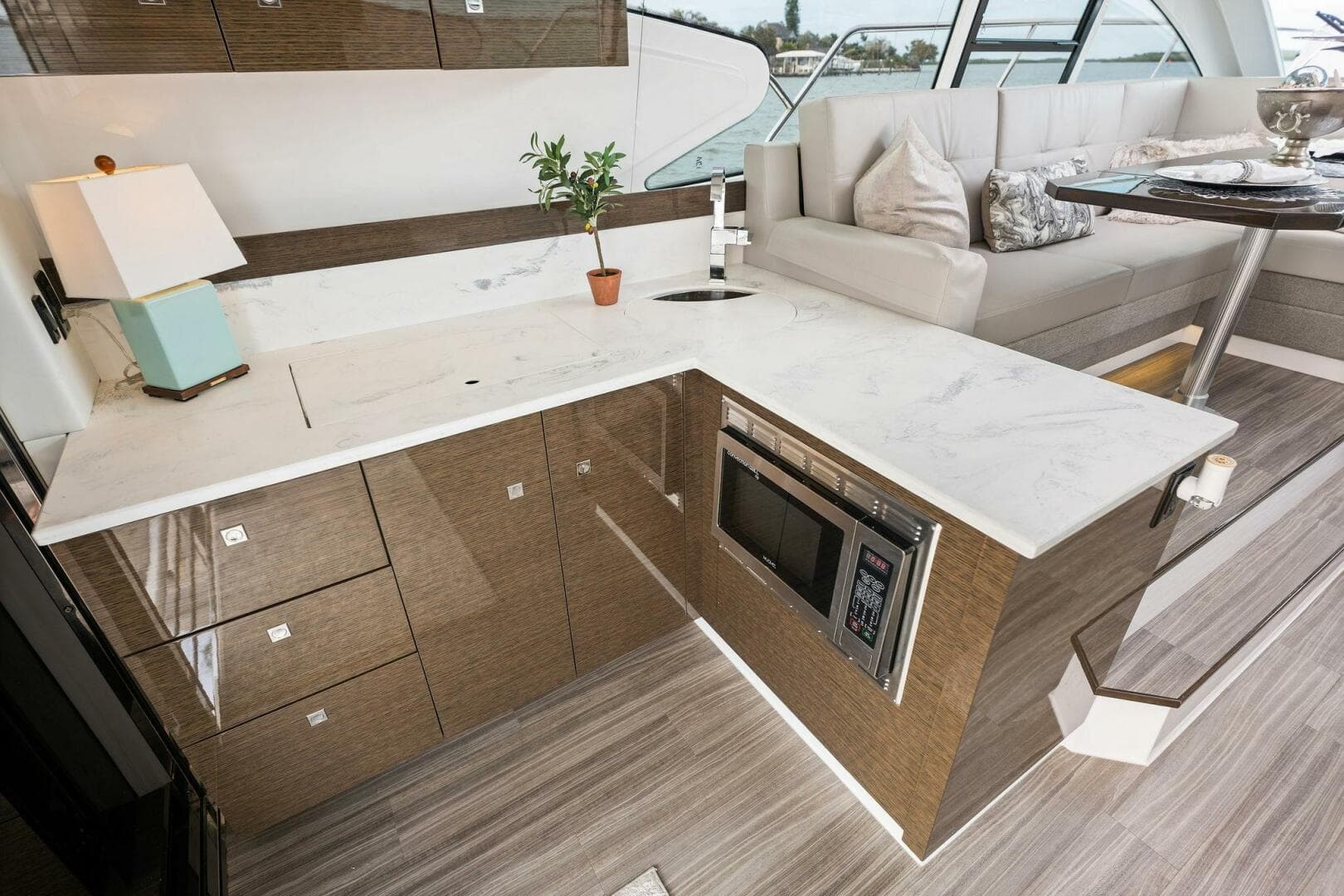 2020 Cruisers Yachts 46 Cantius — photo 22