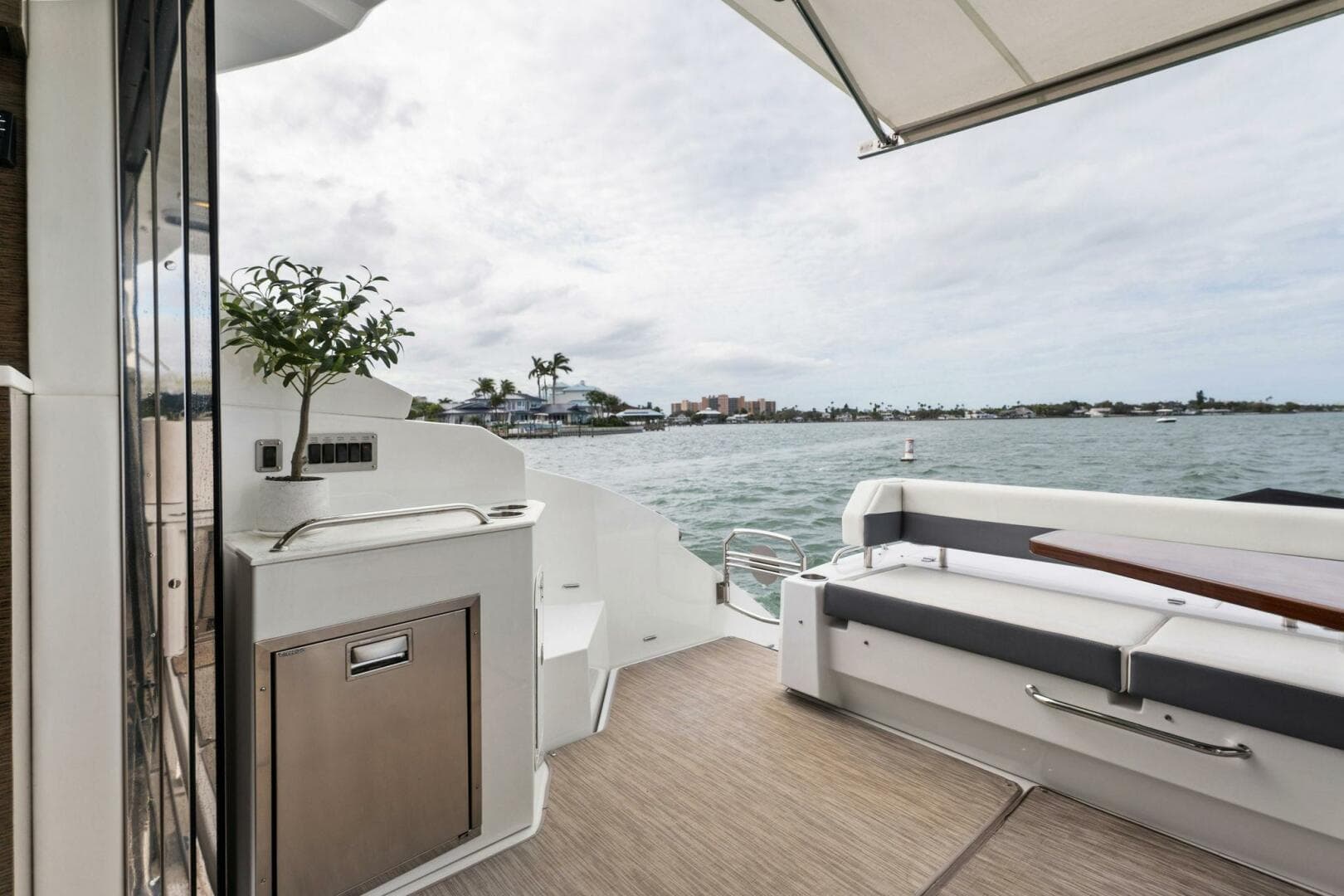 2020 Cruisers Yachts 46 Cantius — photo 14