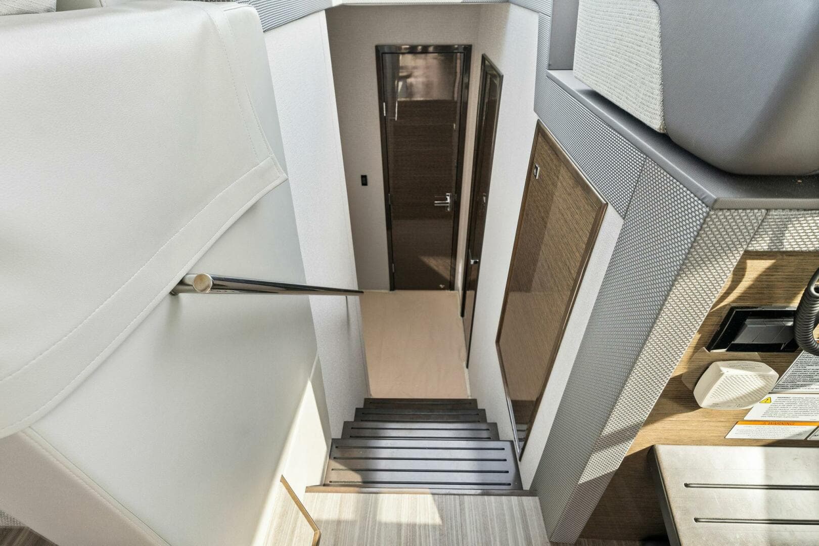 2020 Cruisers Yachts 46 Cantius — photo 28