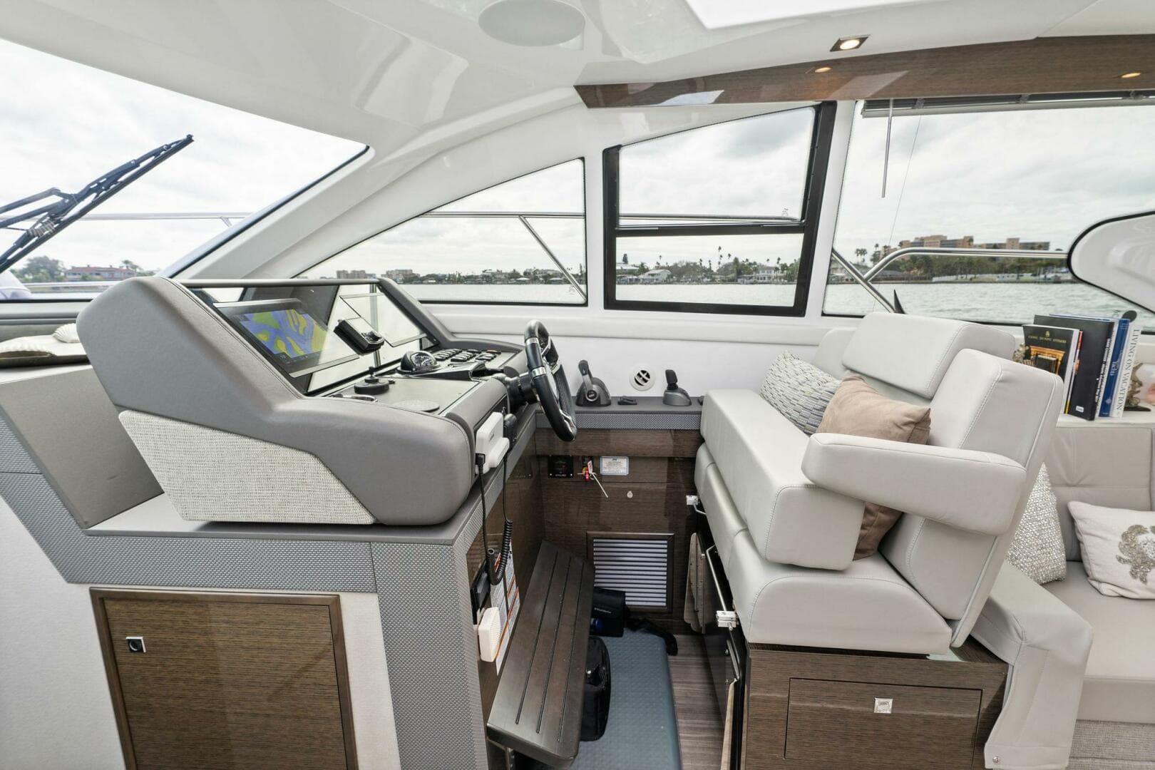 2020 Cruisers Yachts 46 Cantius — photo 27