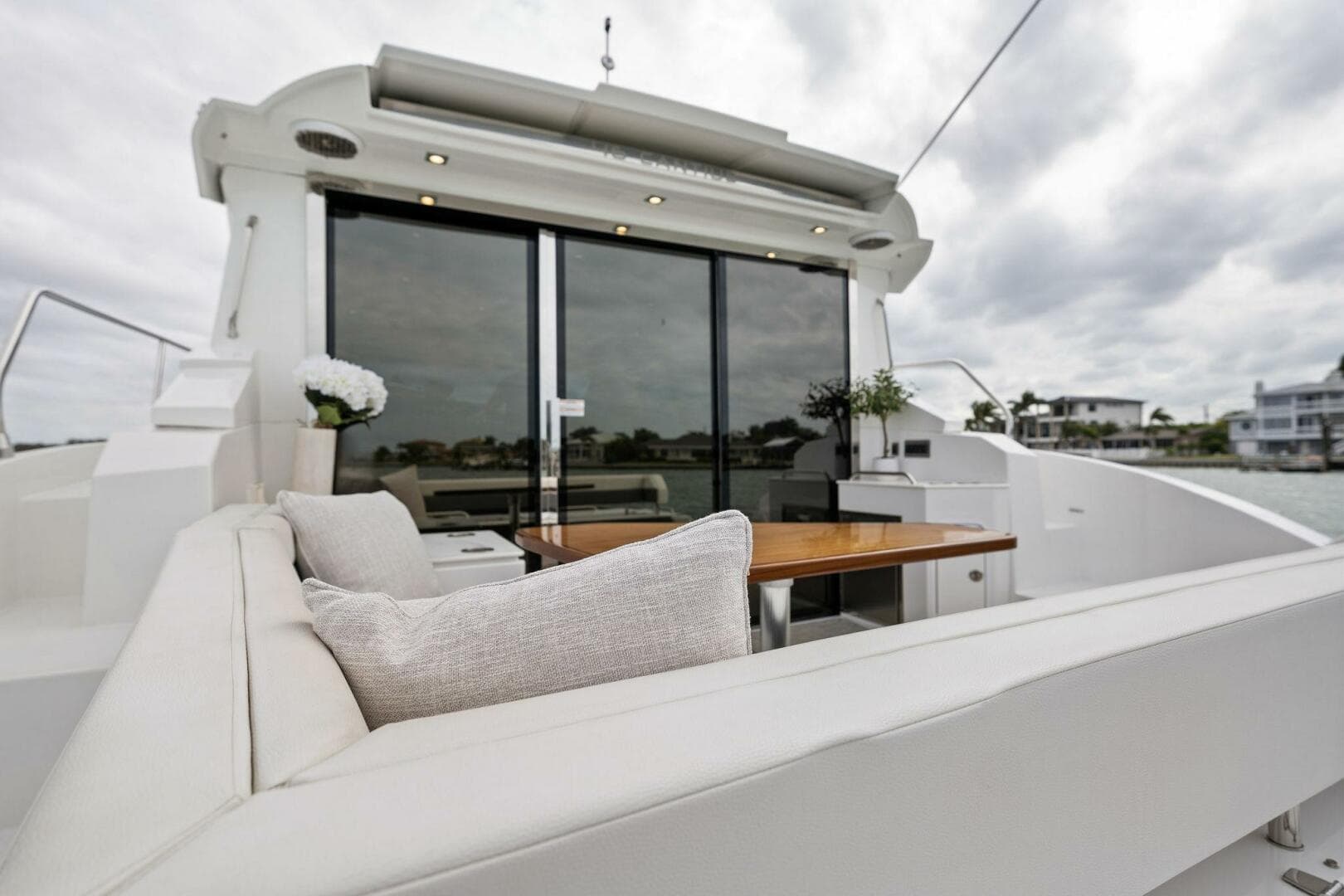 2020 Cruisers Yachts 46 Cantius — photo 4