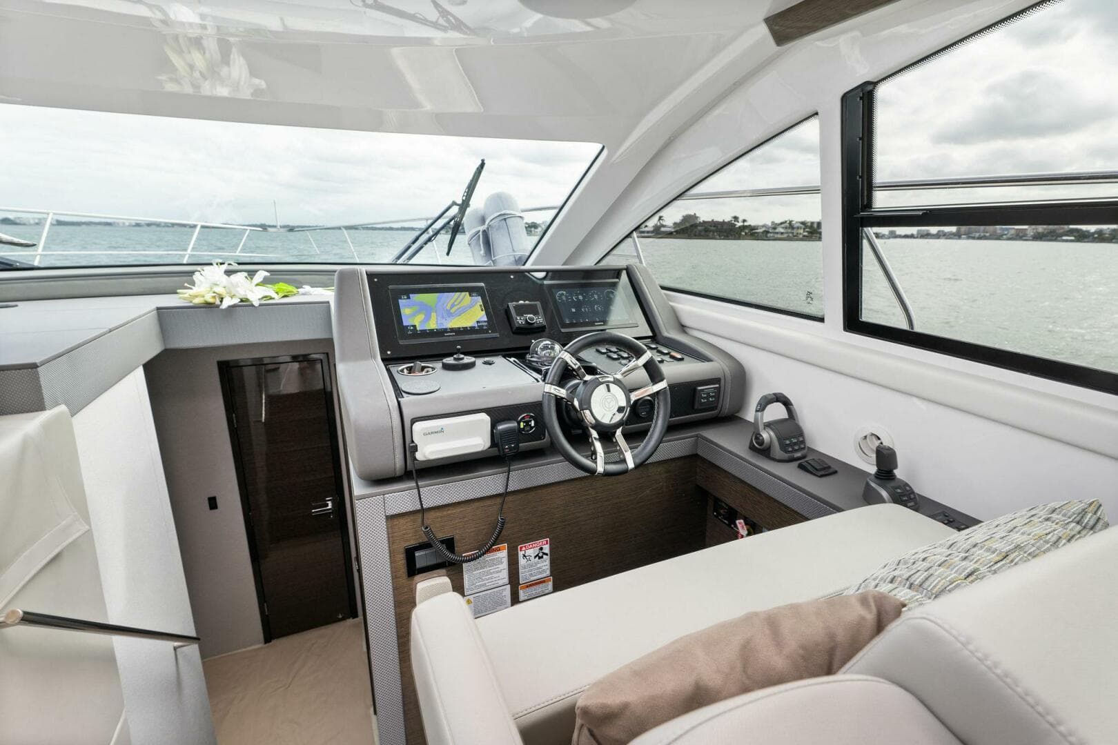 2020 Cruisers Yachts 46 Cantius — photo 26