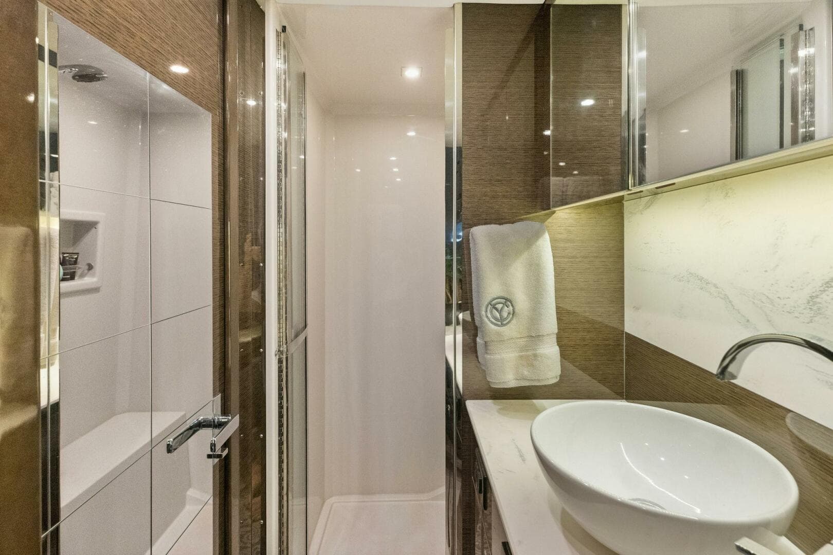 2020 Cruisers Yachts 46 Cantius — photo 45