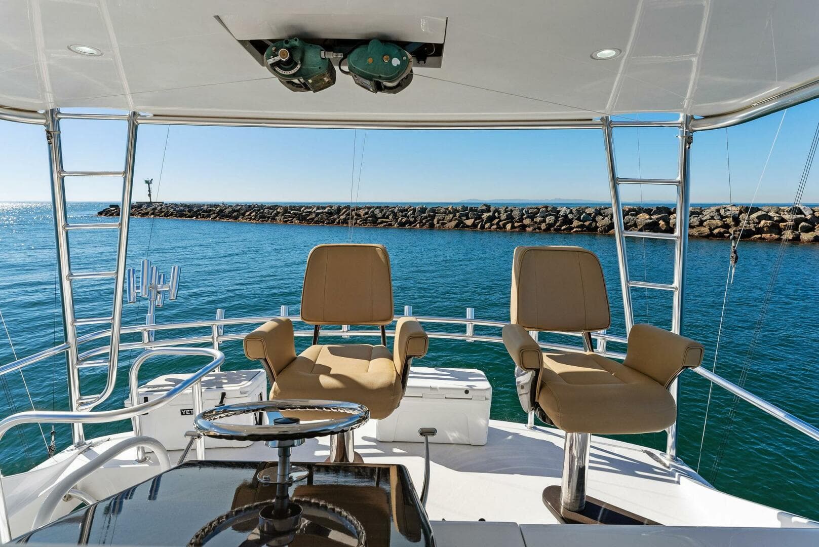 2007 Hatteras 64 Convertible — photo 34