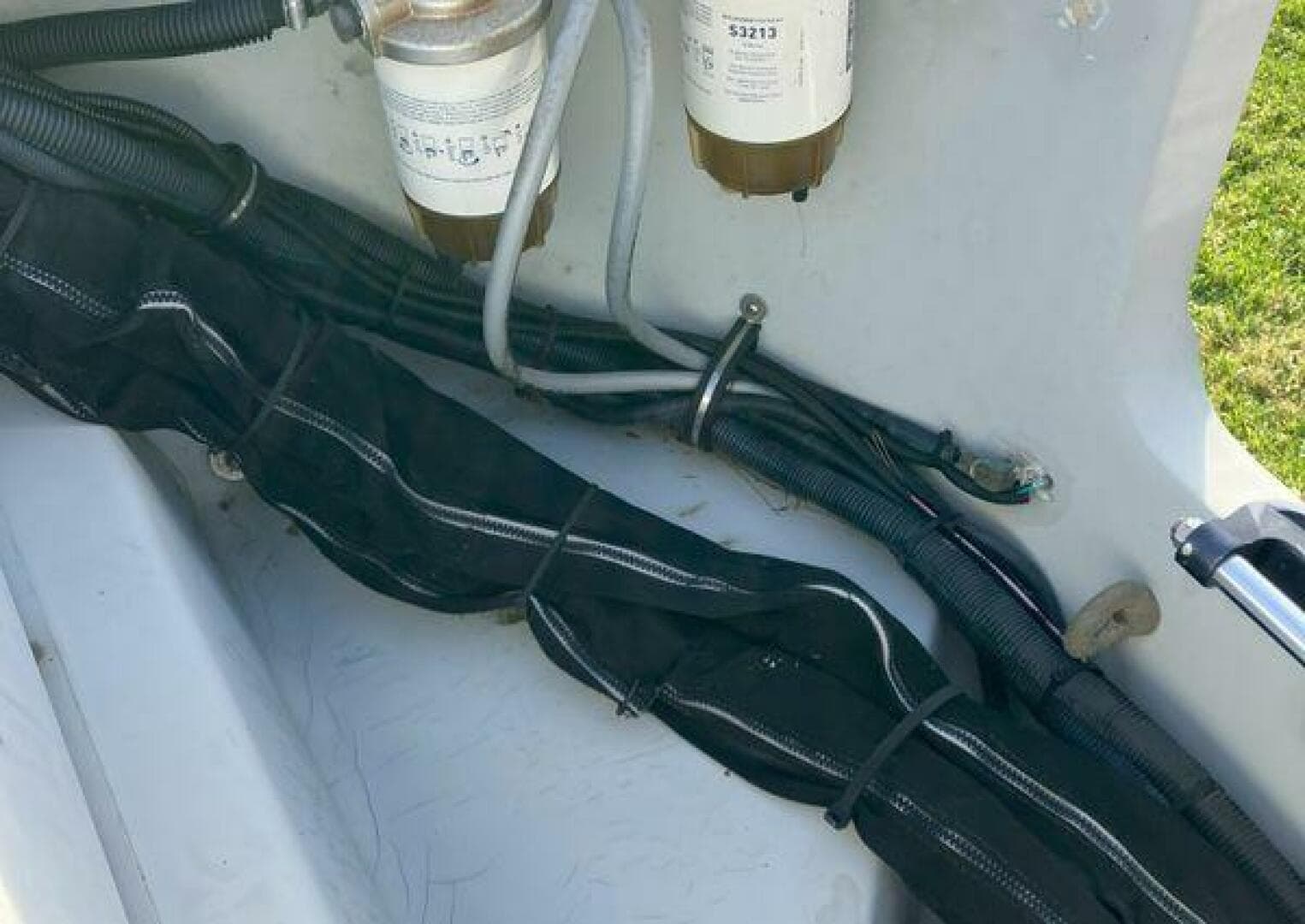 1990 Boston Whaler Frontier — photo 22