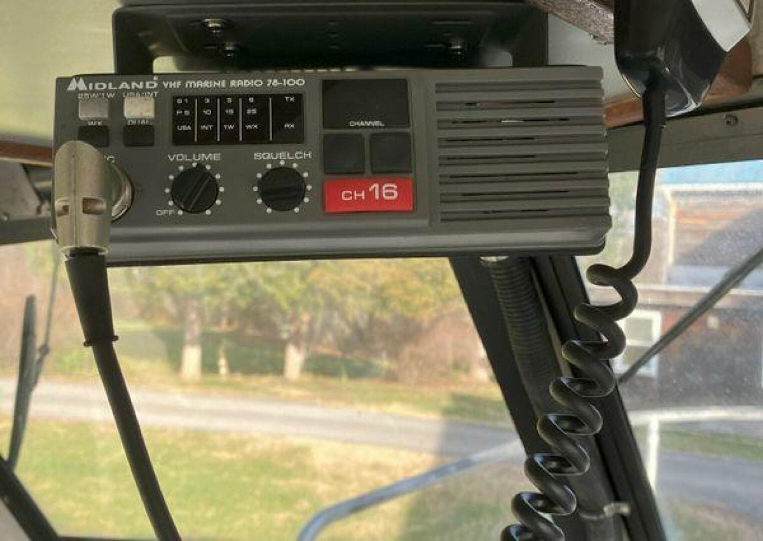 1990 Boston Whaler Frontier — photo 13