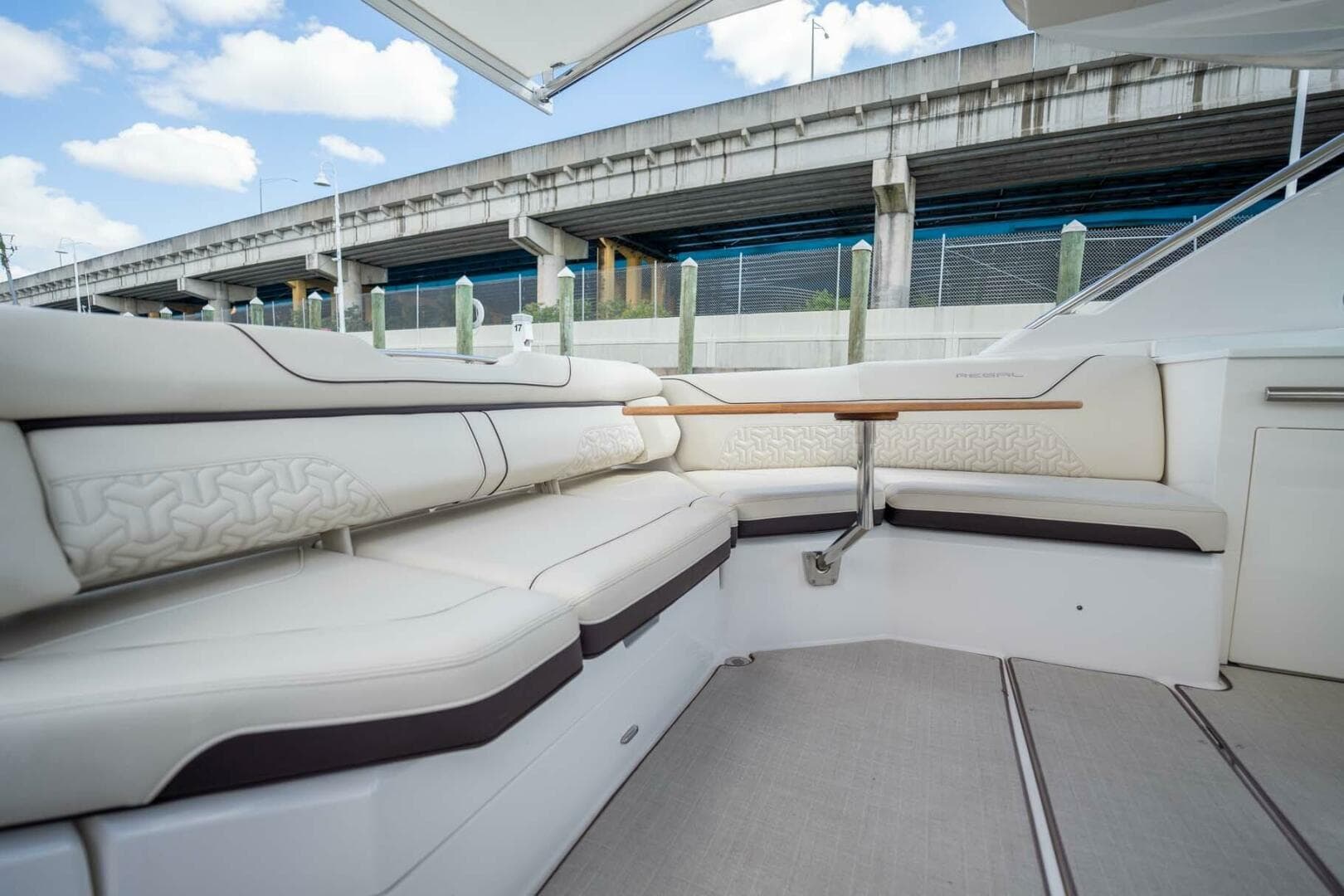 2022 Regal LX 36 — photo 34