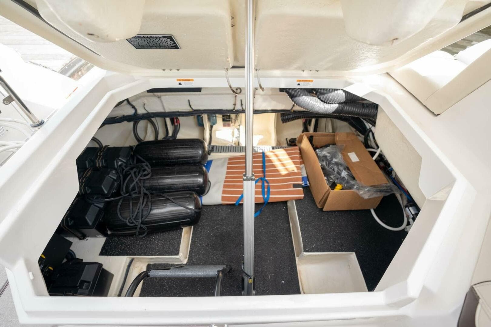 2022 Regal LX 36 — photo 17