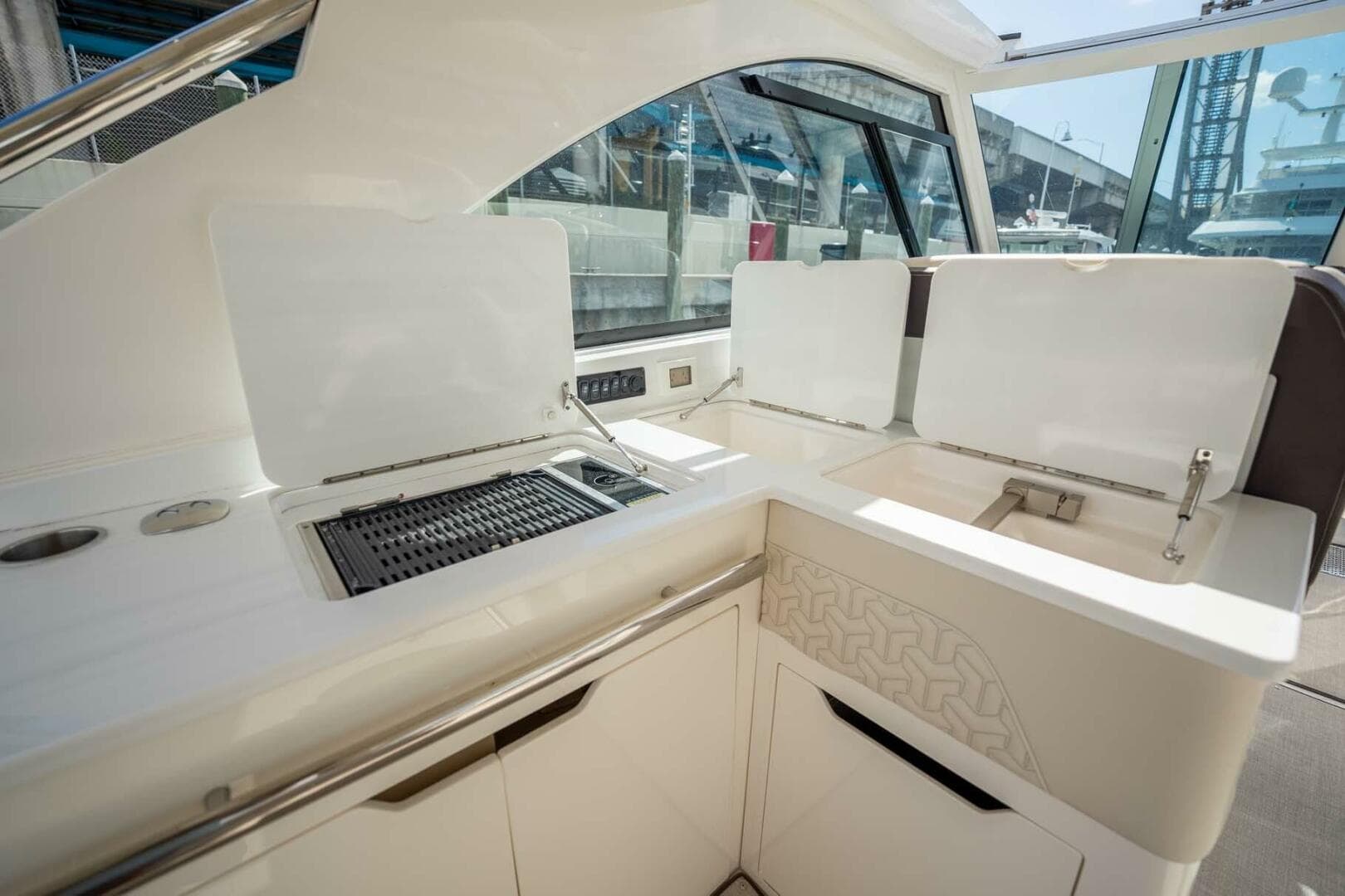 2022 Regal LX 36 — photo 28