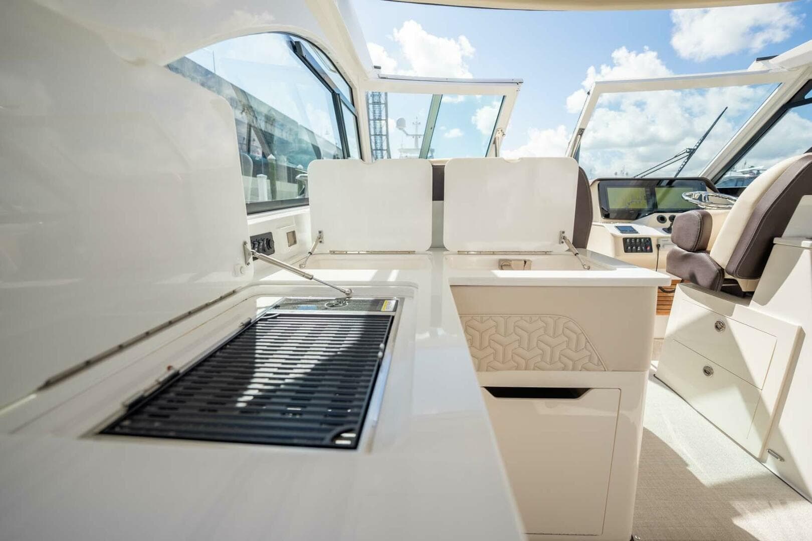 2022 Regal LX 36 — photo 29