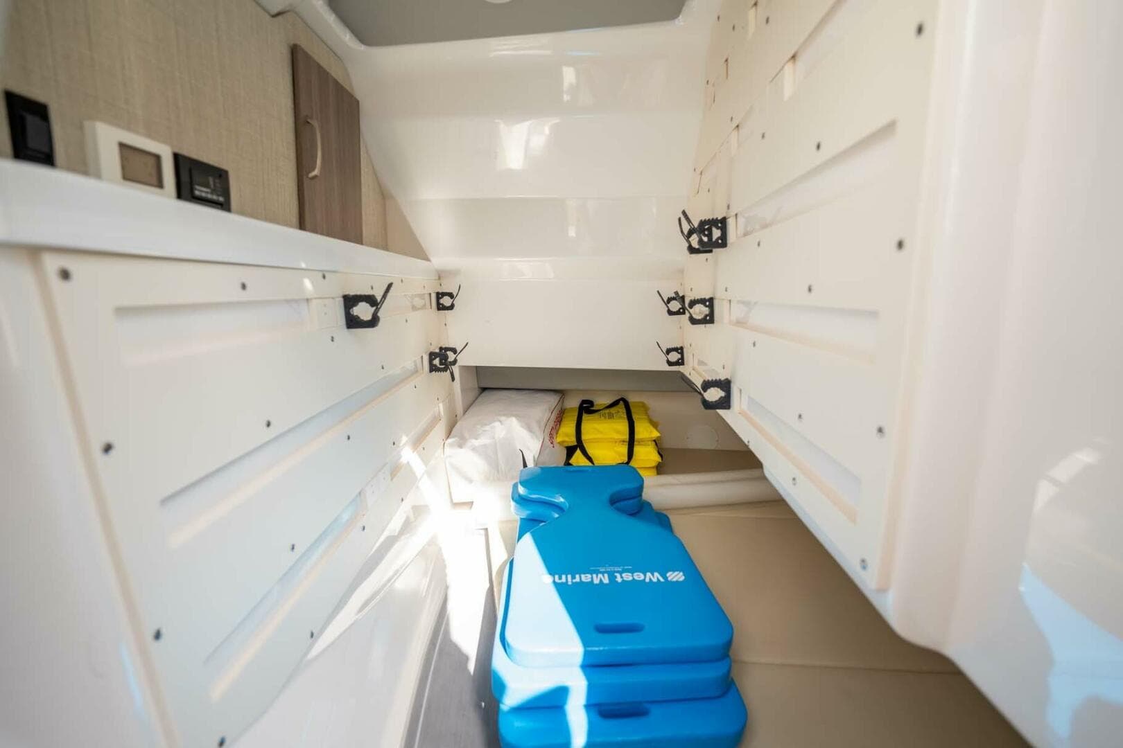 2022 Regal LX 36 — photo 32