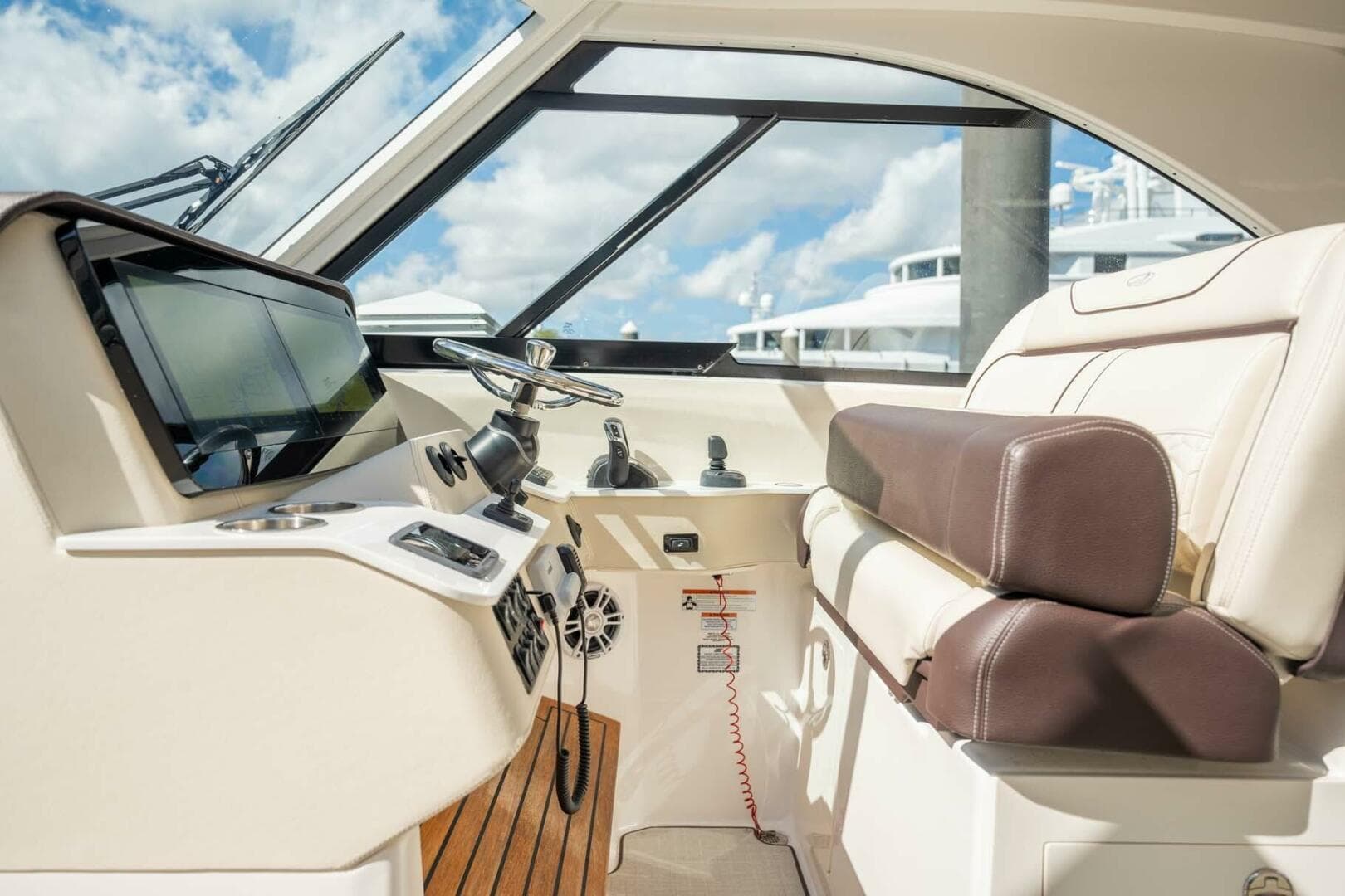 2022 Regal LX 36 — photo 5