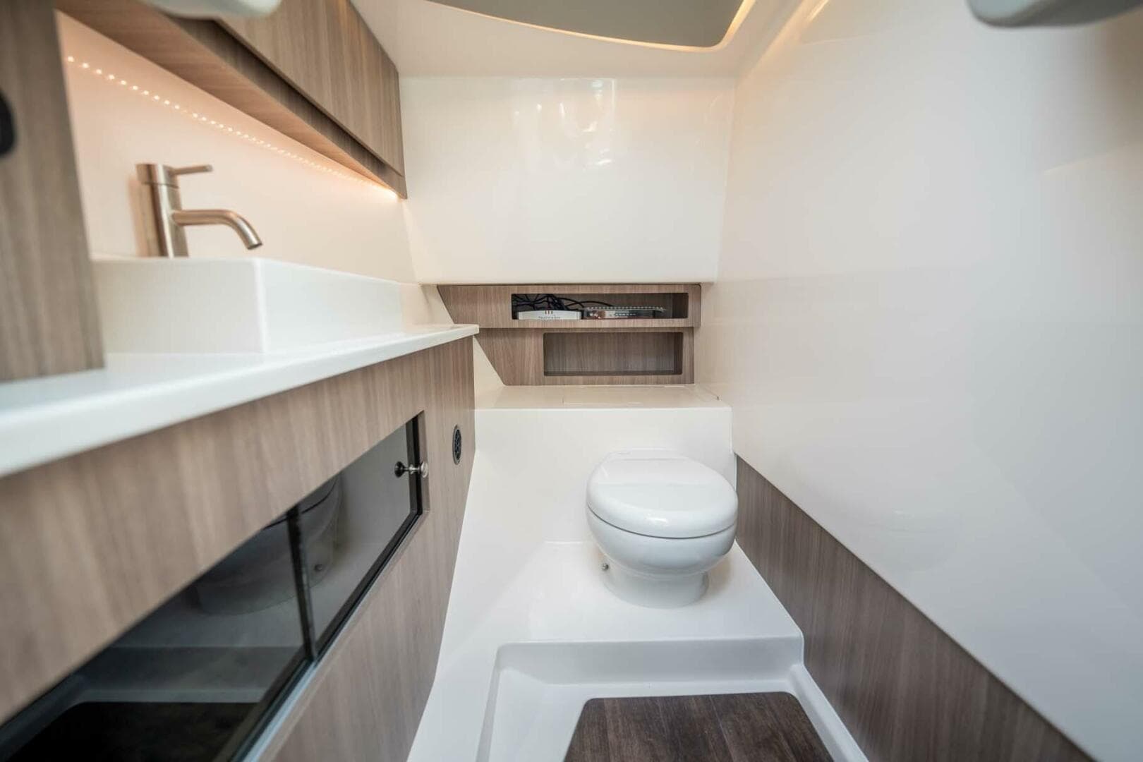 2022 Regal LX 36 — photo 14