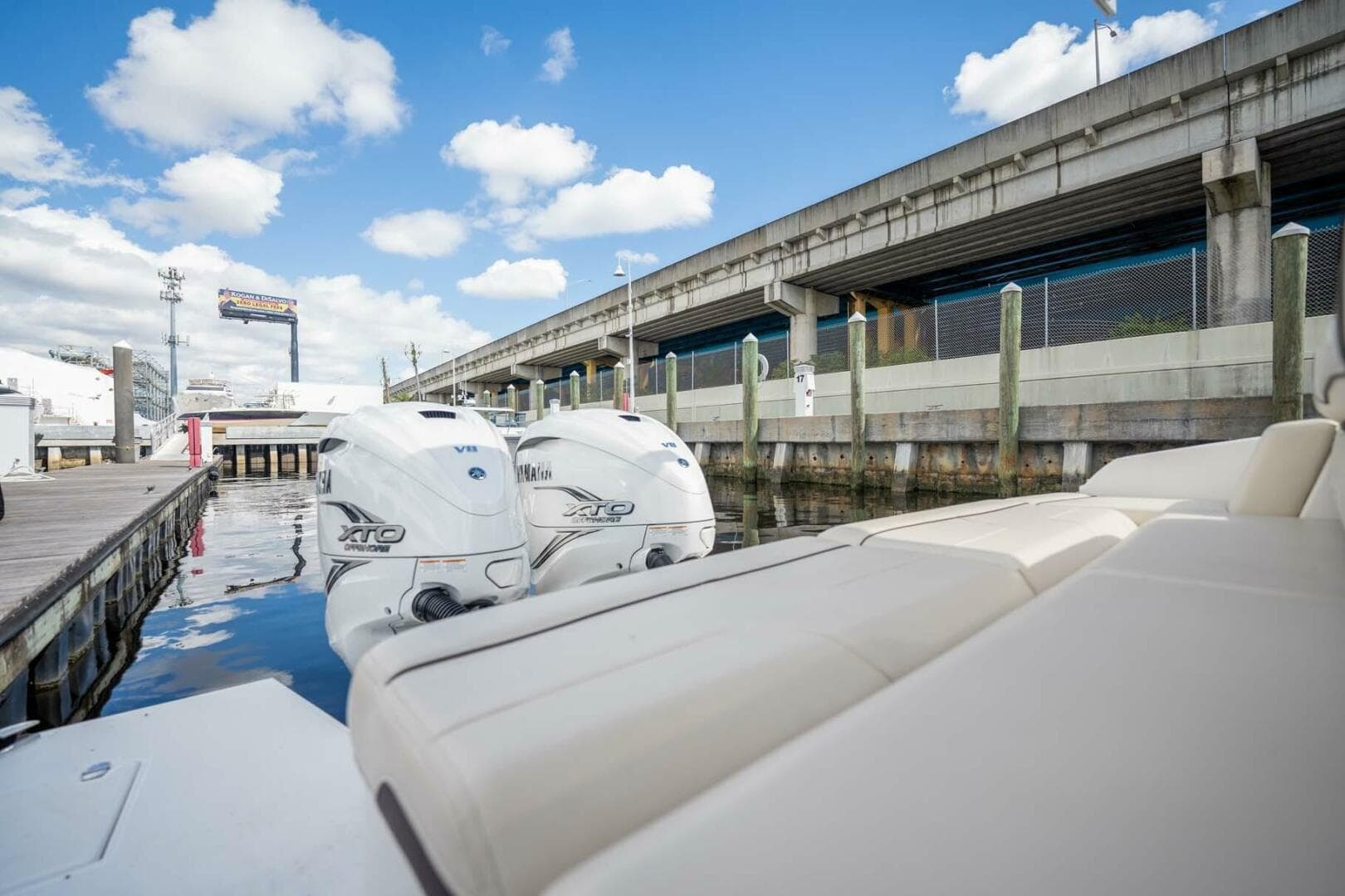 2022 Regal LX 36 — photo 35