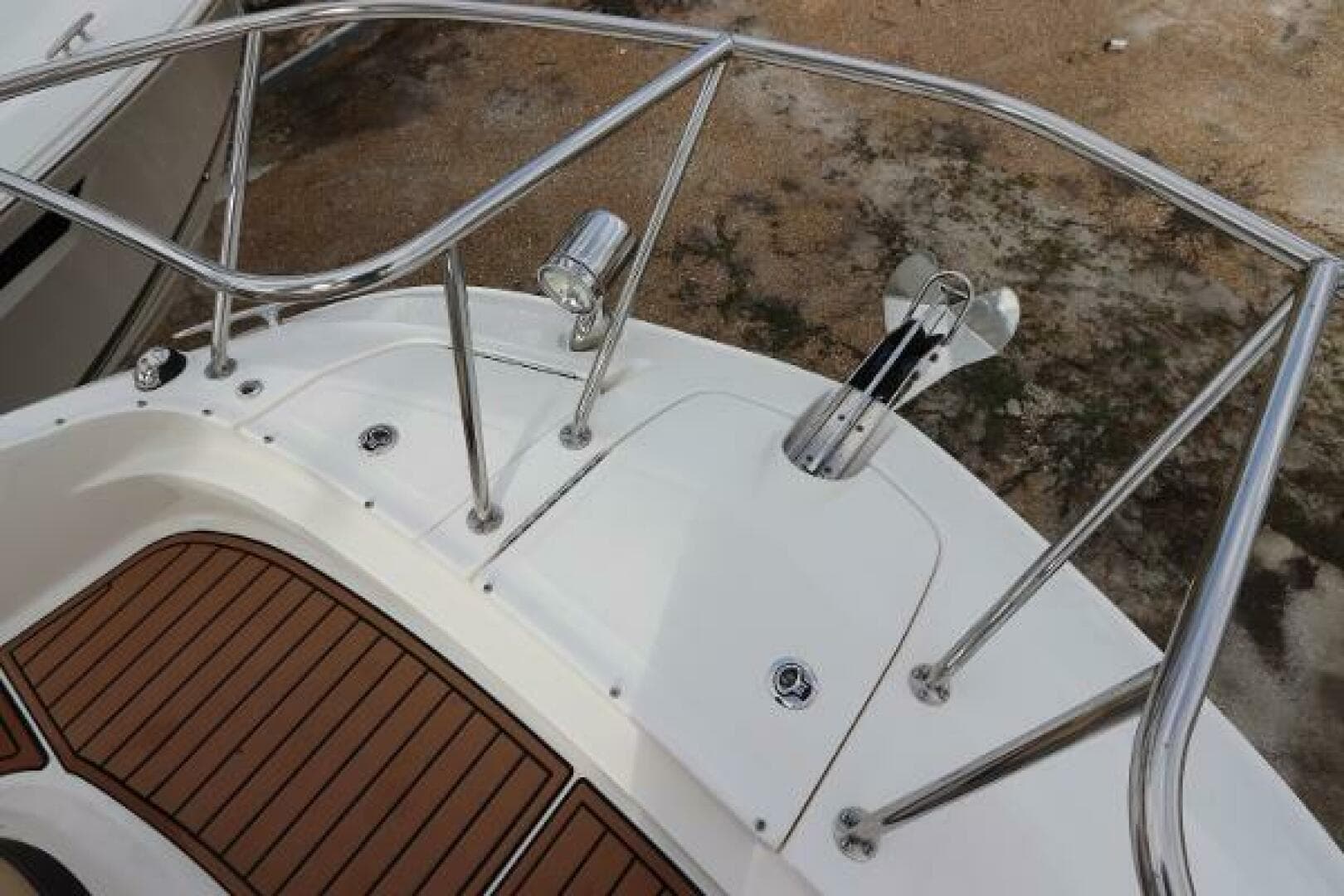 2019 Sea Ray 320 Sundancer — photo 28