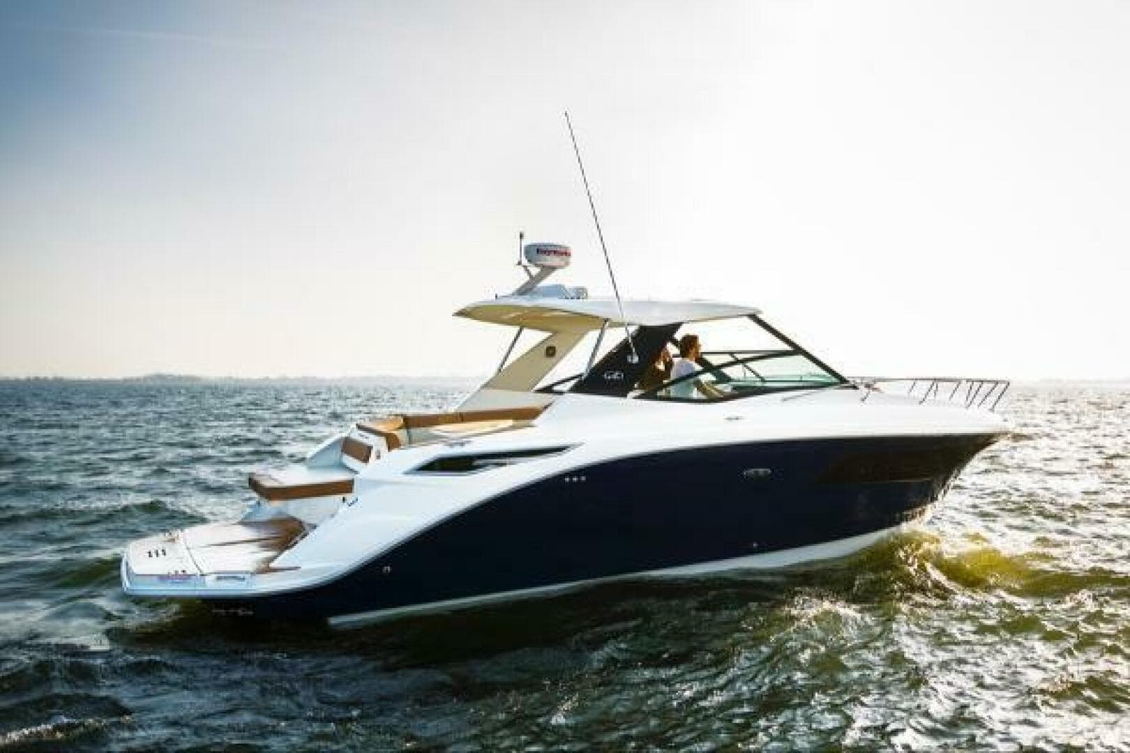 2019 Sea Ray 320 Sundancer — photo 46