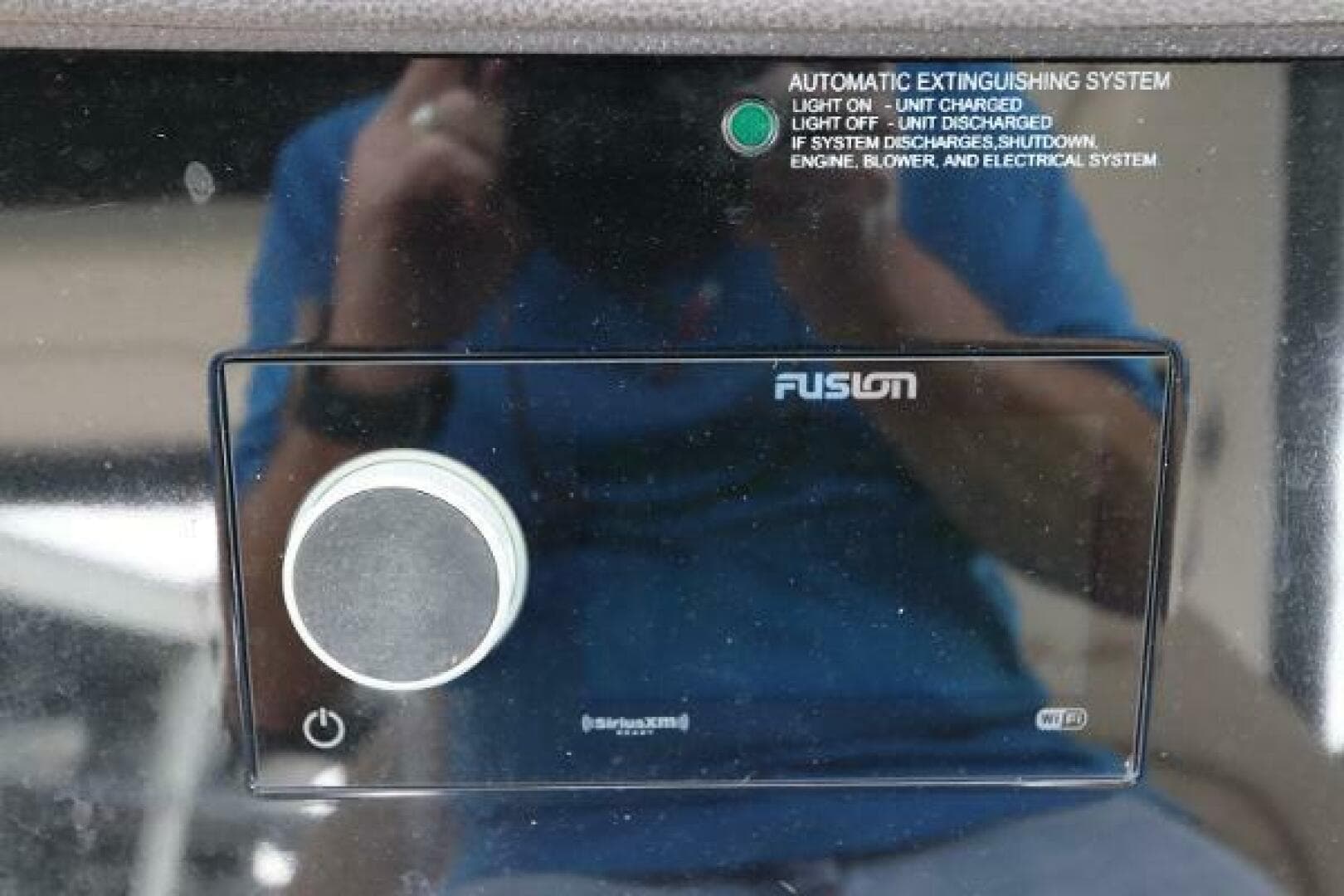 2019 Sea Ray 320 Sundancer — photo 22