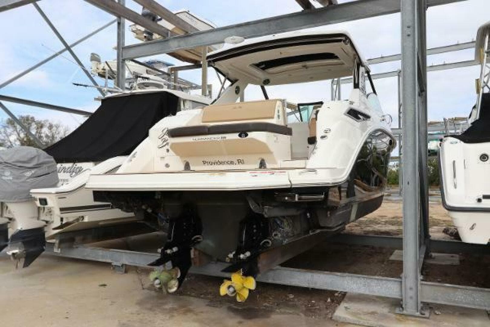 2019 Sea Ray 320 Sundancer — photo 5