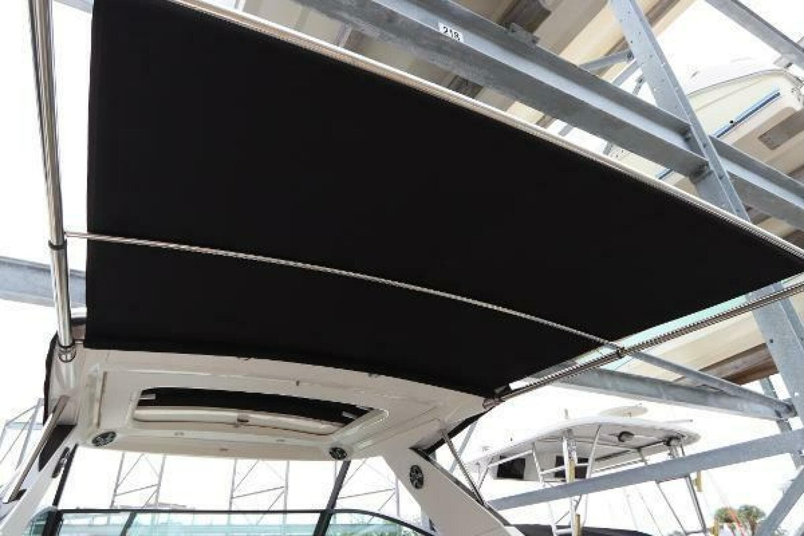 2019 Sea Ray 320 Sundancer — photo 32
