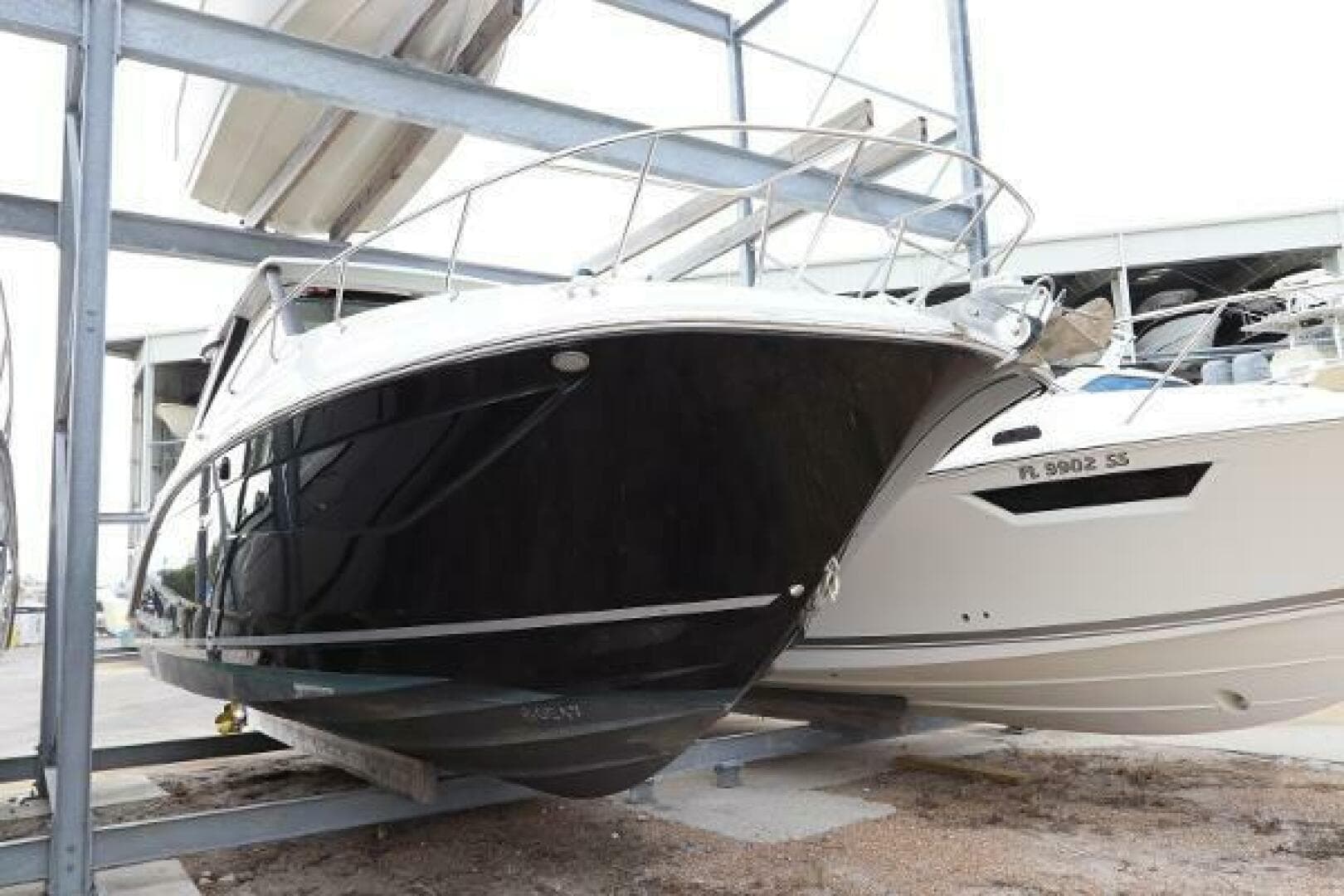 2019 Sea Ray 320 Sundancer — photo 2