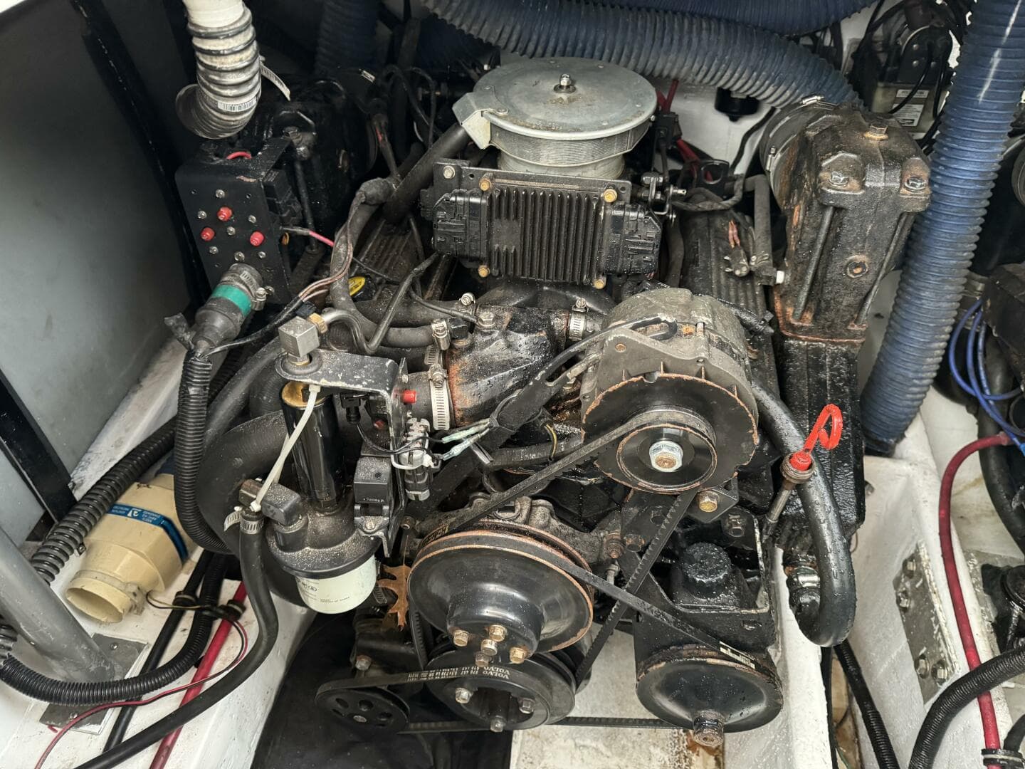 1998 Chris-Craft 320 Express Cruiser — photo 31