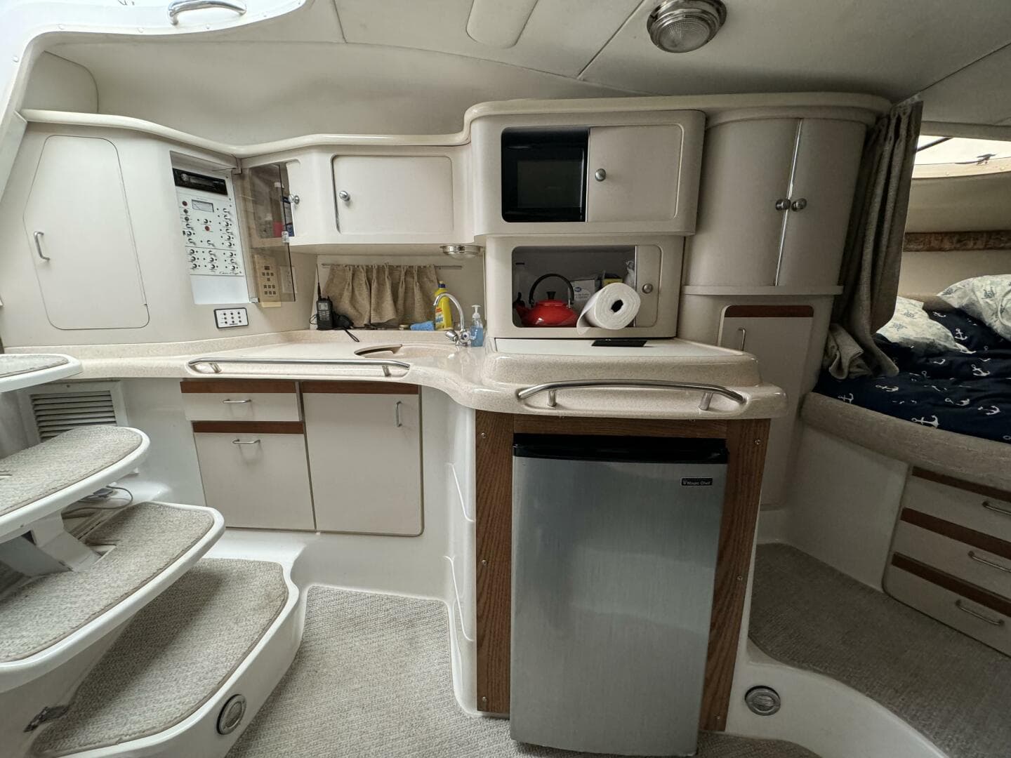 1998 Chris-Craft 320 Express Cruiser — photo 19