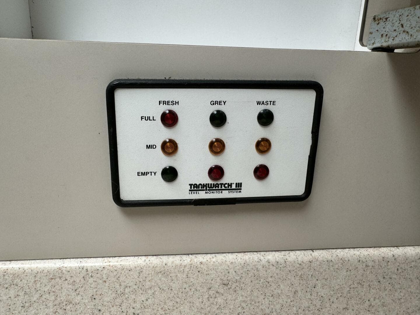 1998 Chris-Craft 320 Express Cruiser — photo 25