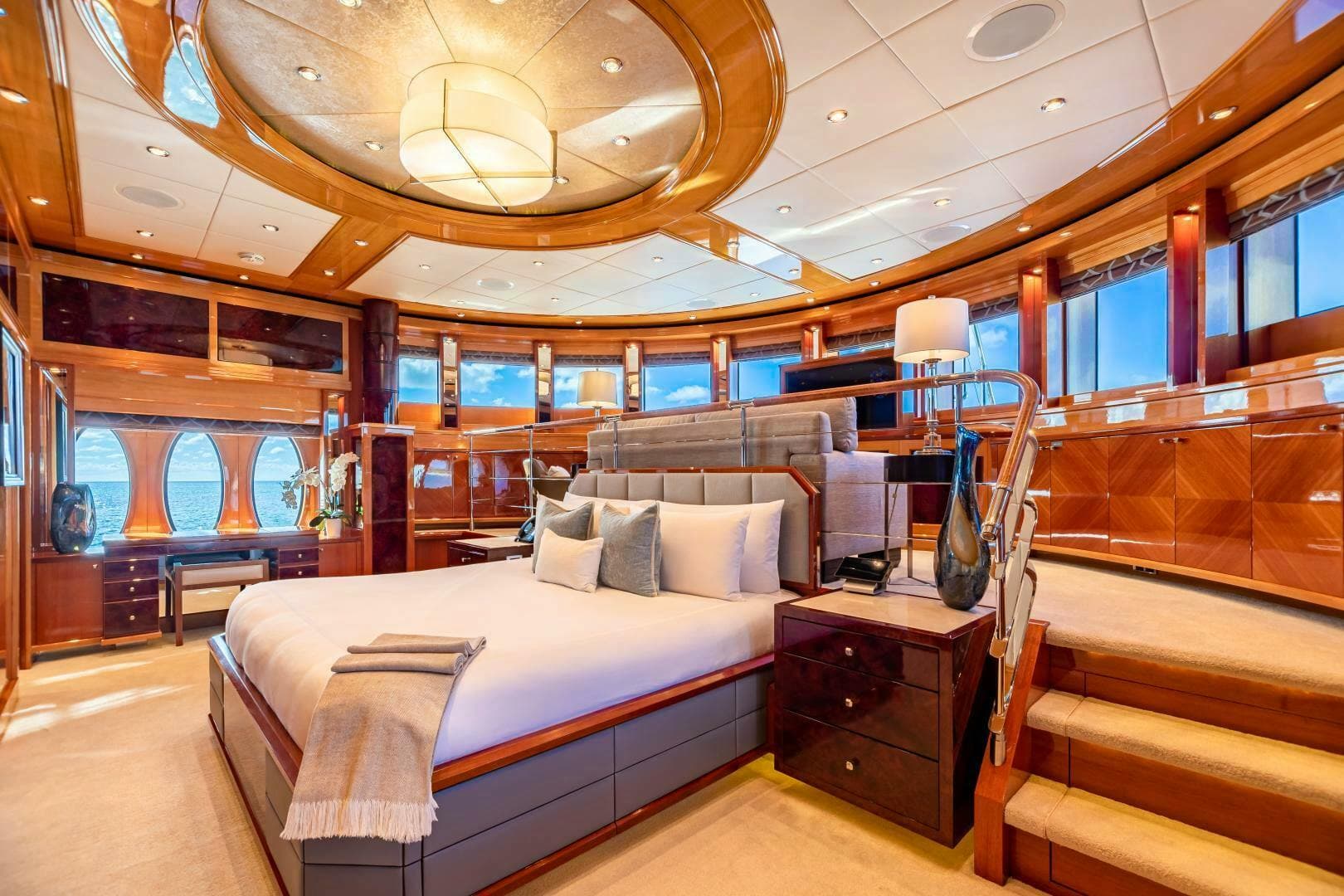 2011 Trinity Yachts Trinity 164 — photo 2