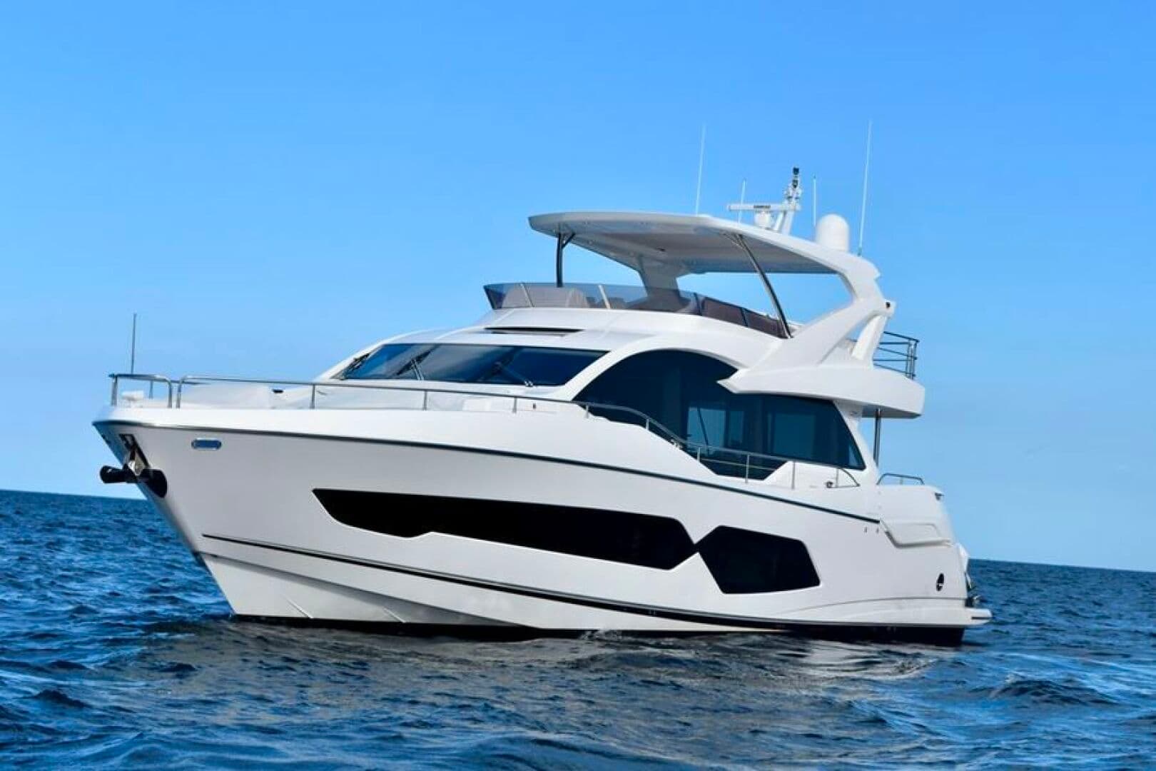 2018 Sunseeker Yacht — photo 2
