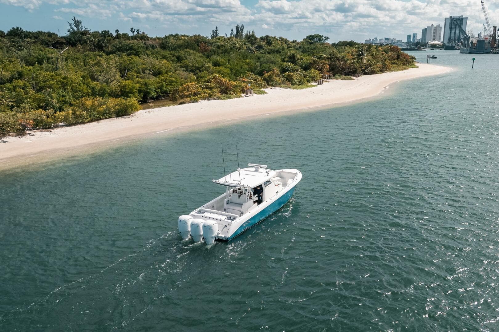 2022 Everglades 395 CC — photo 15