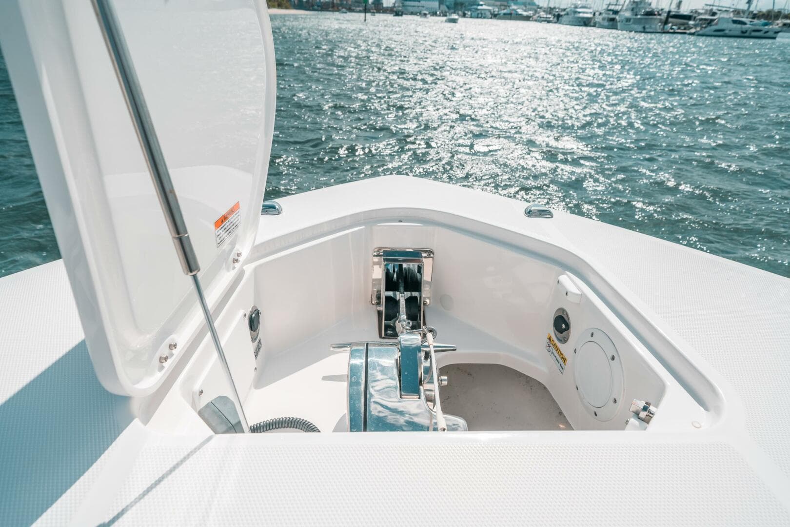 2022 Everglades 395 CC — photo 24