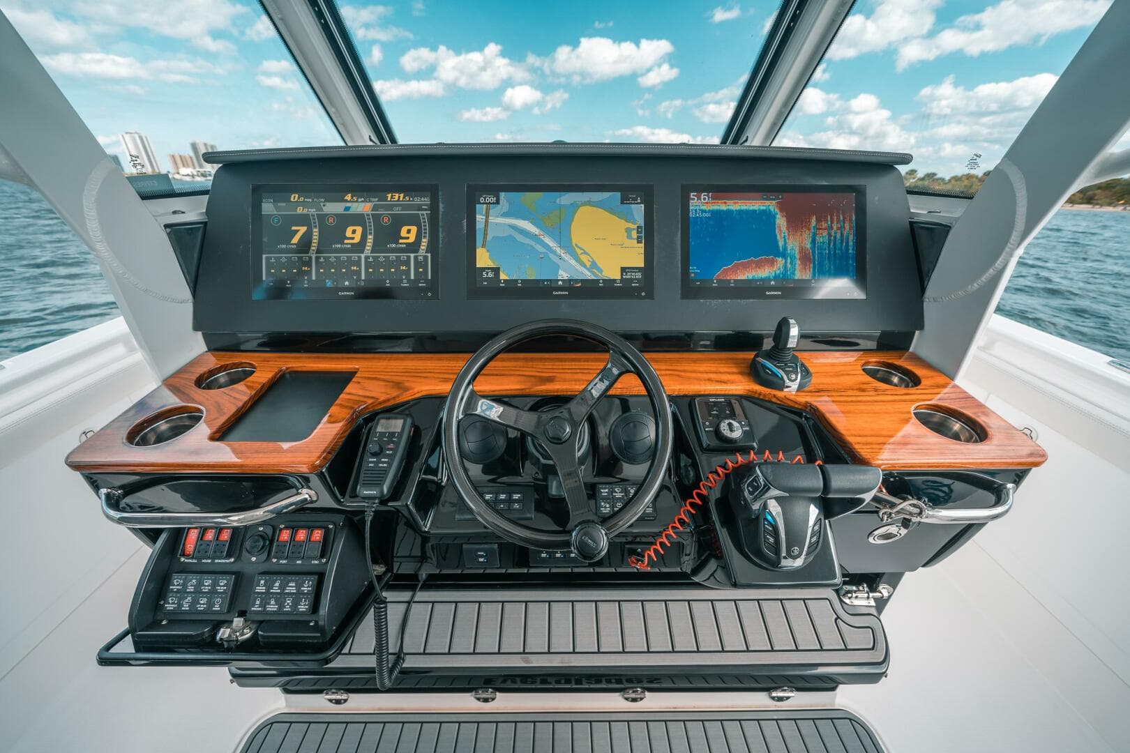 2022 Everglades 395 CC — photo 45