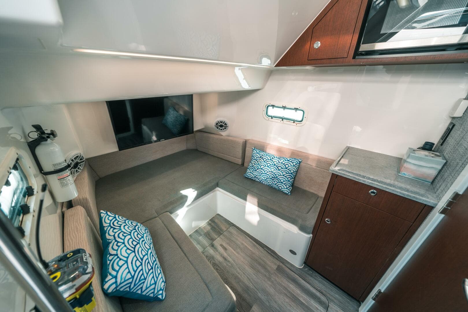 2022 Everglades 395 CC — photo 48