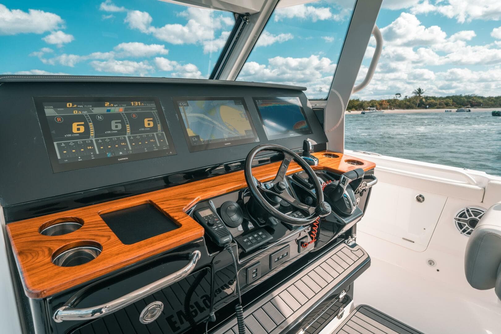 2022 Everglades 395 CC — photo 42