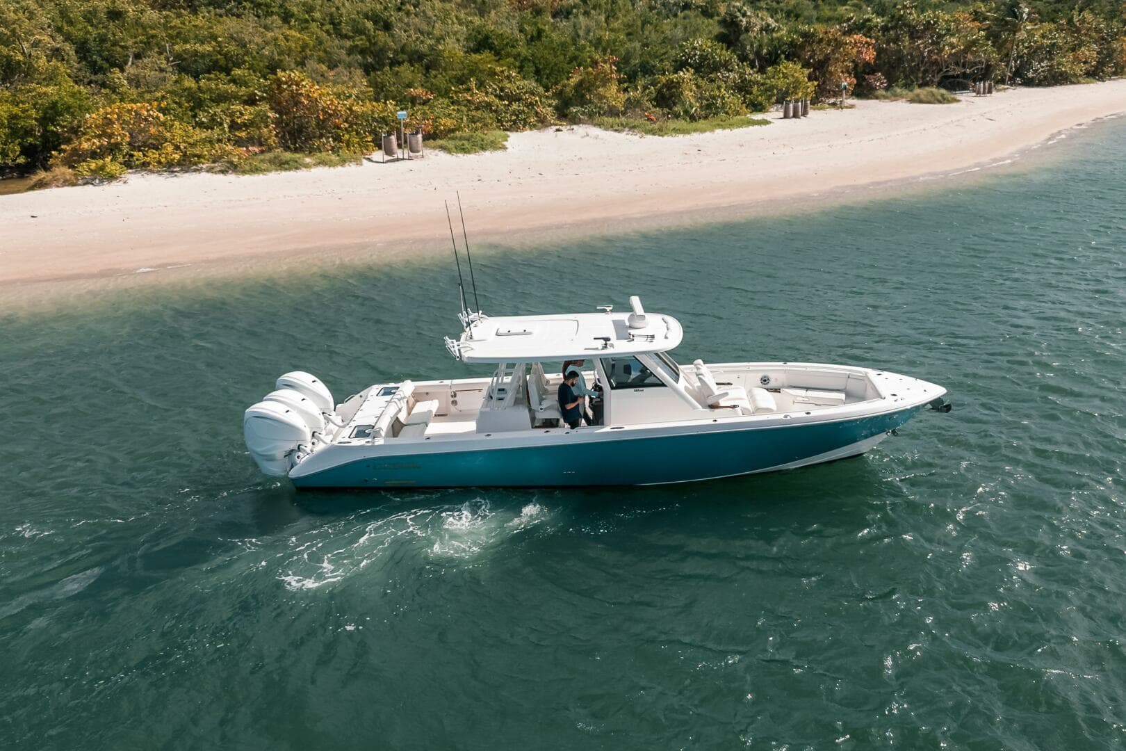 2022 Everglades 395 CC — photo 7