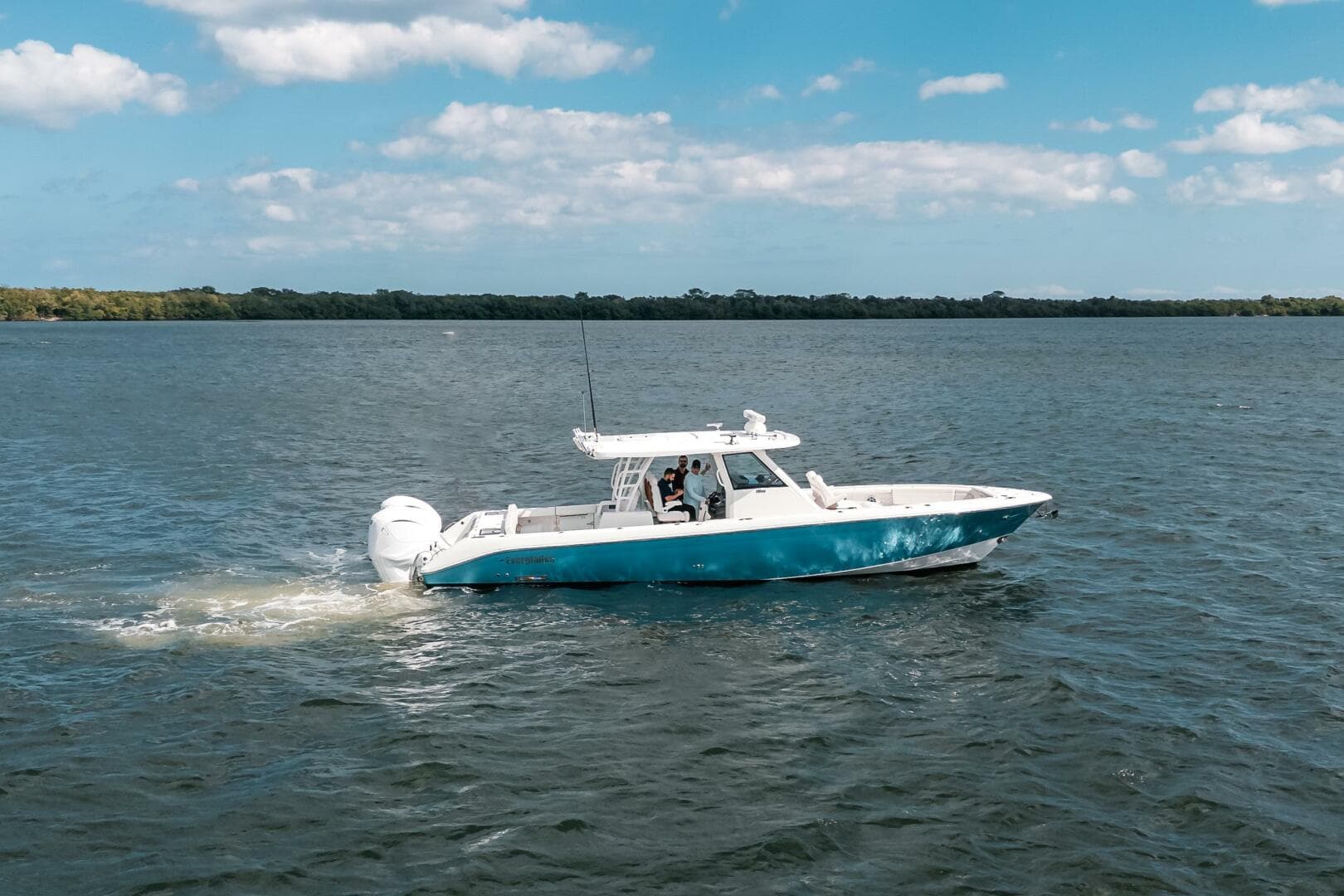 2022 Everglades 395 CC — photo 3