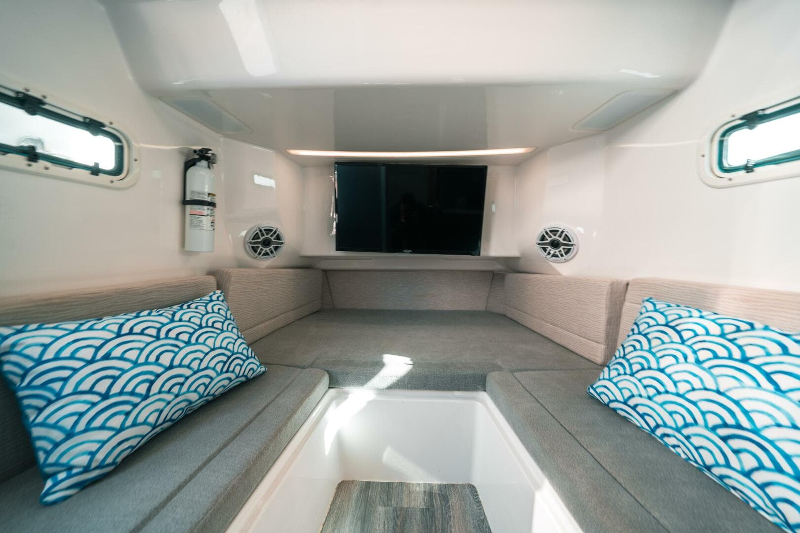 2022 Everglades 395 CC — photo 50