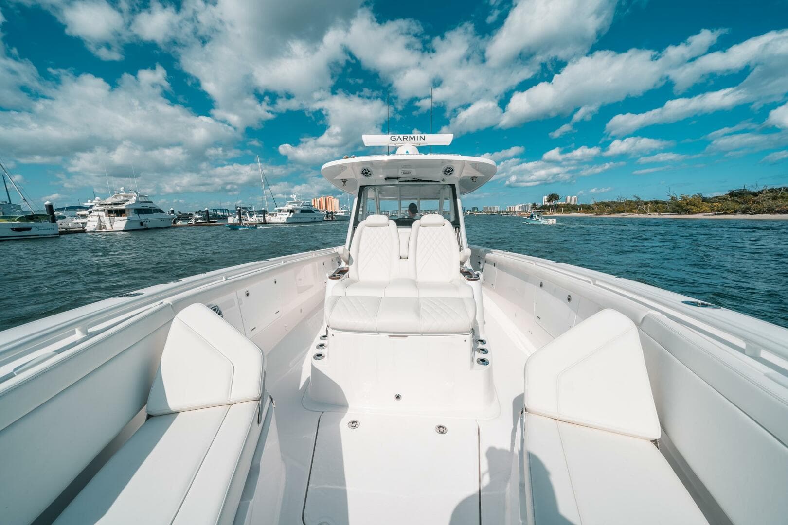 2022 Everglades 395 CC — photo 28