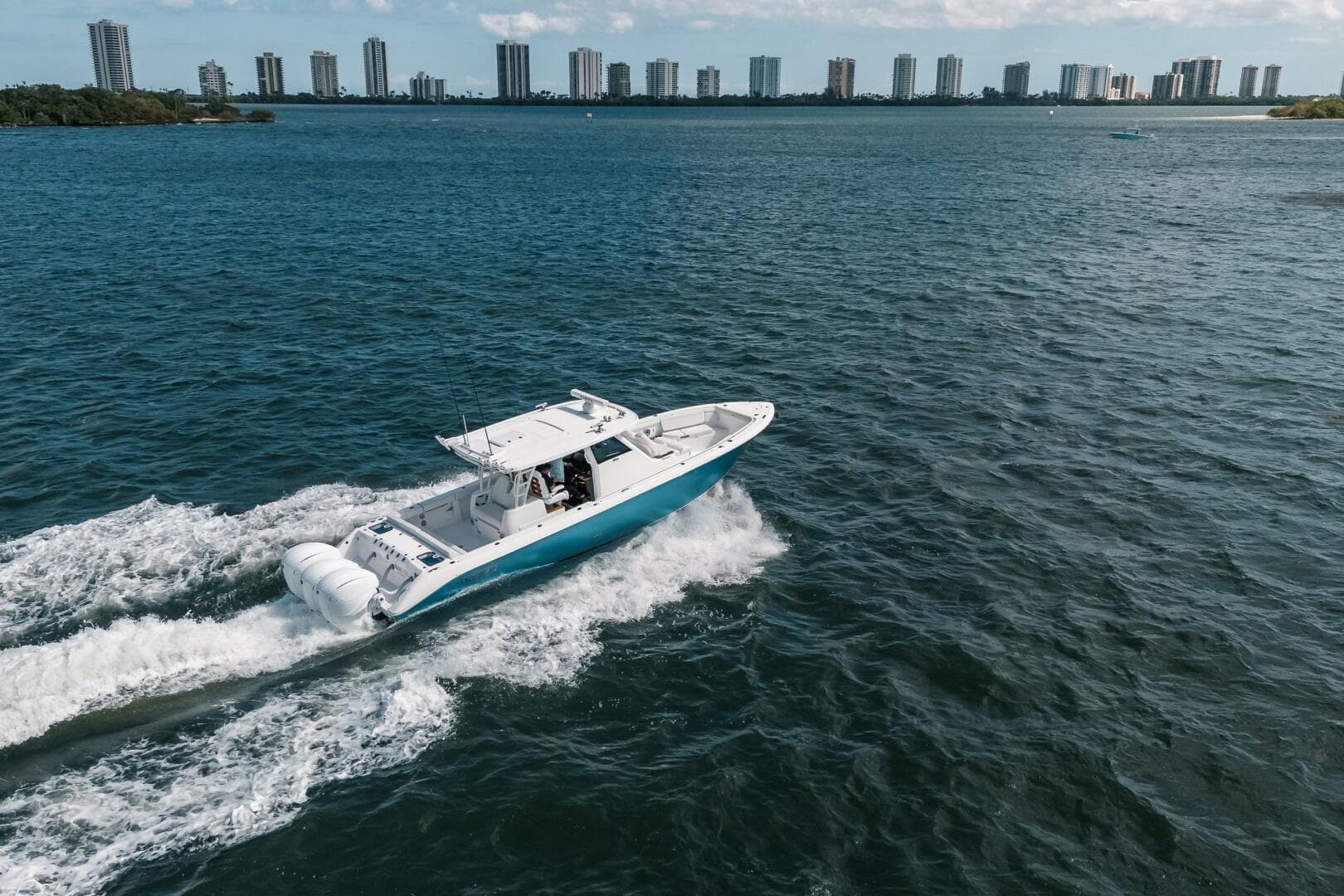 2022 Everglades 395 CC — photo 12
