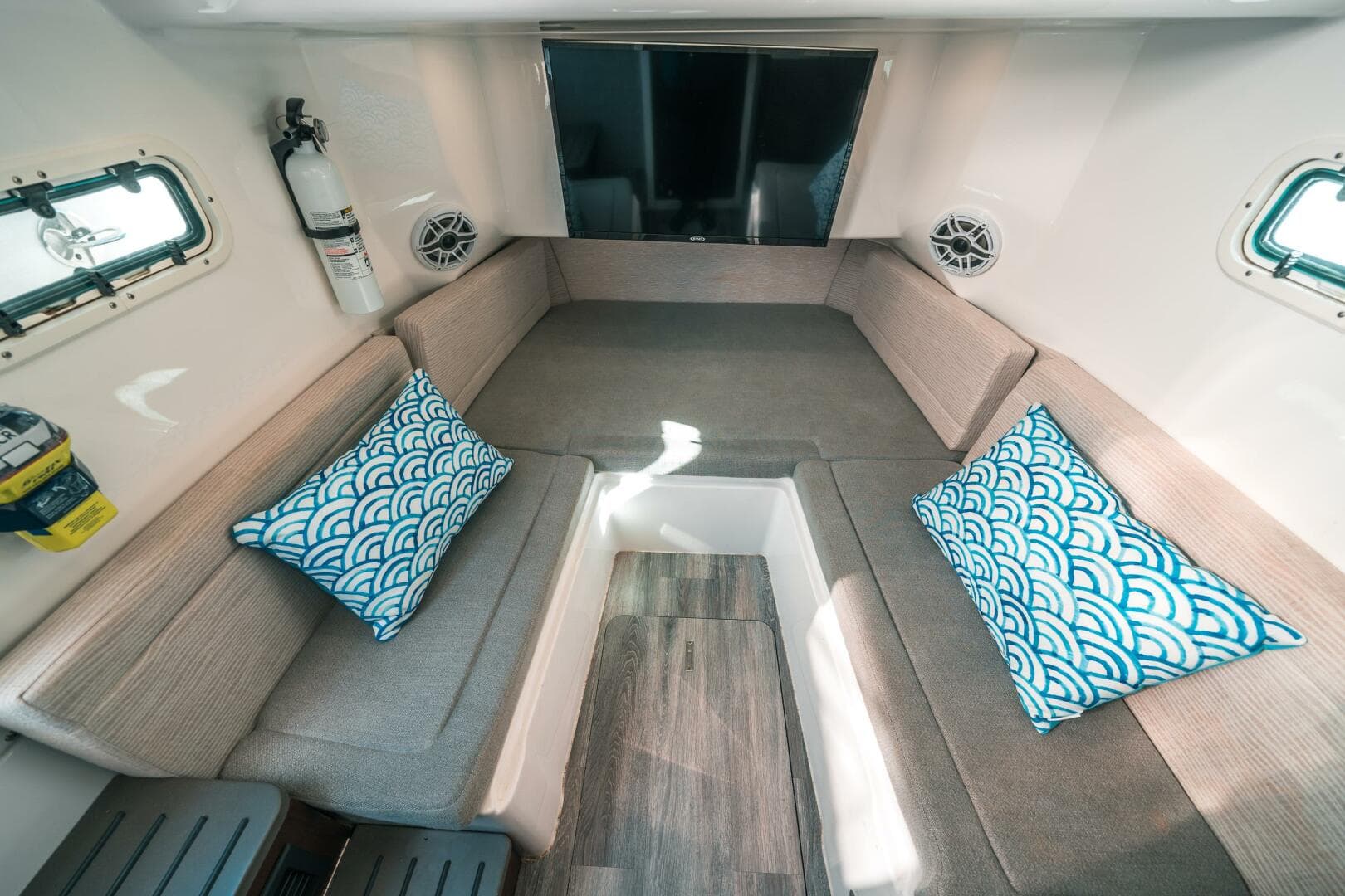 2022 Everglades 395 CC — photo 49