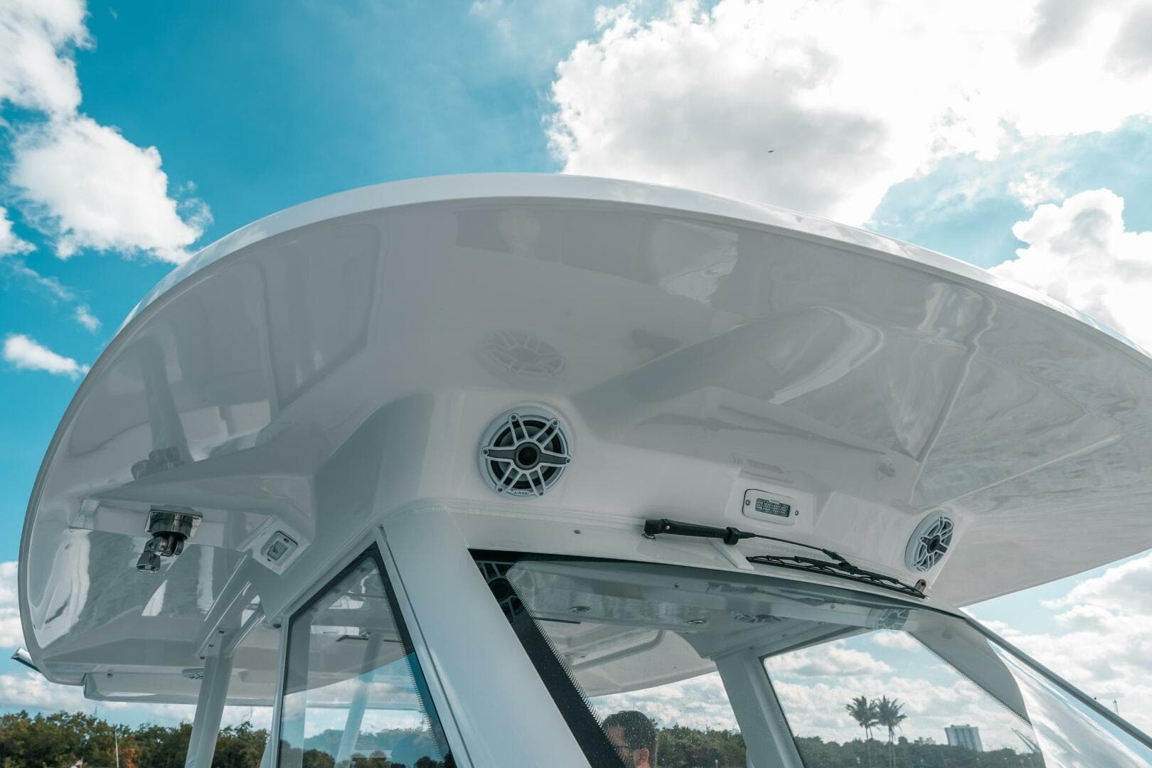 2022 Everglades 395 CC — photo 39